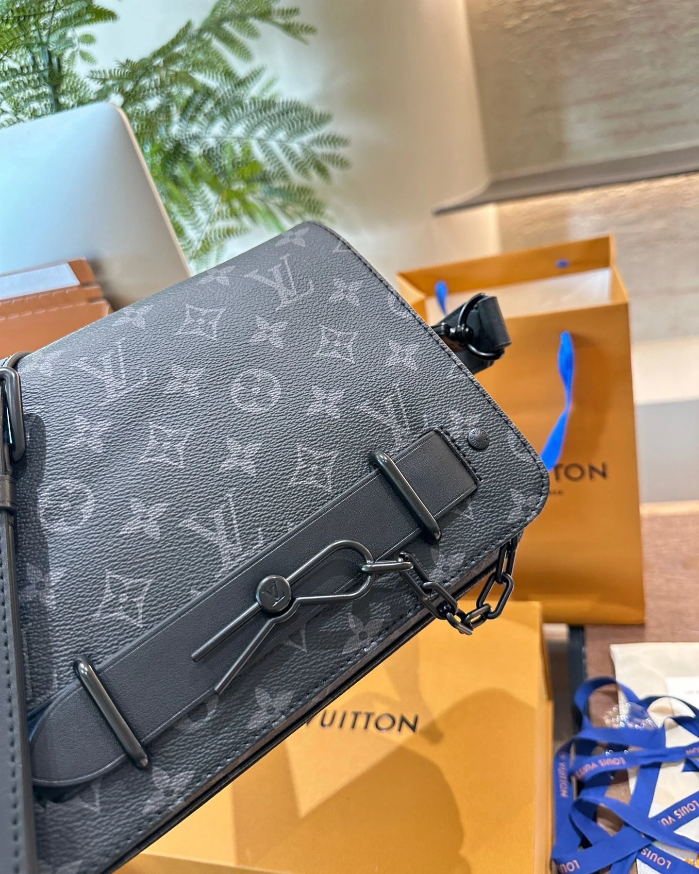 Men's Chain Messenger Bag