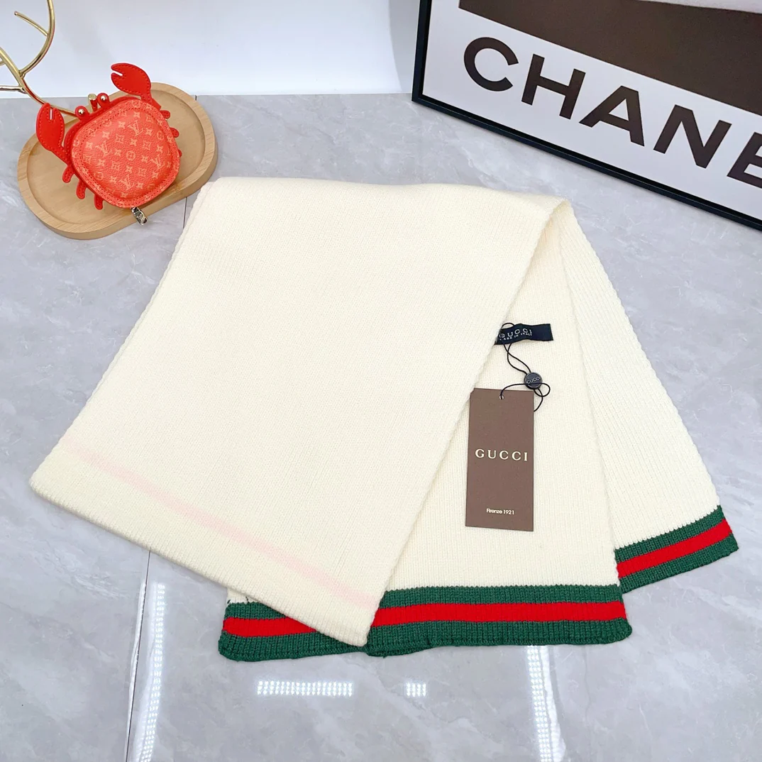 Color matching wool knit scarf and hat set