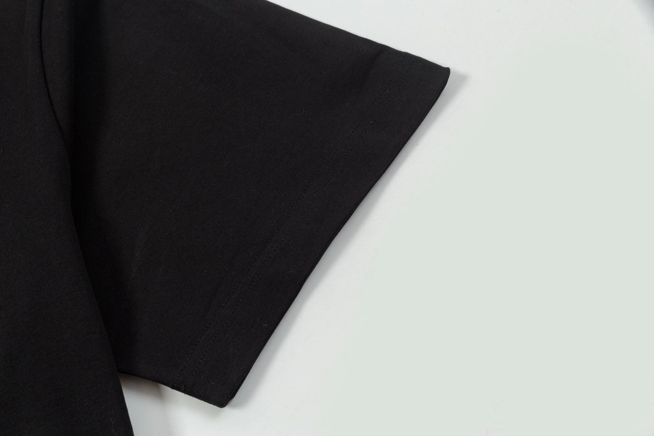 Simple embroidered cotton T-shirt