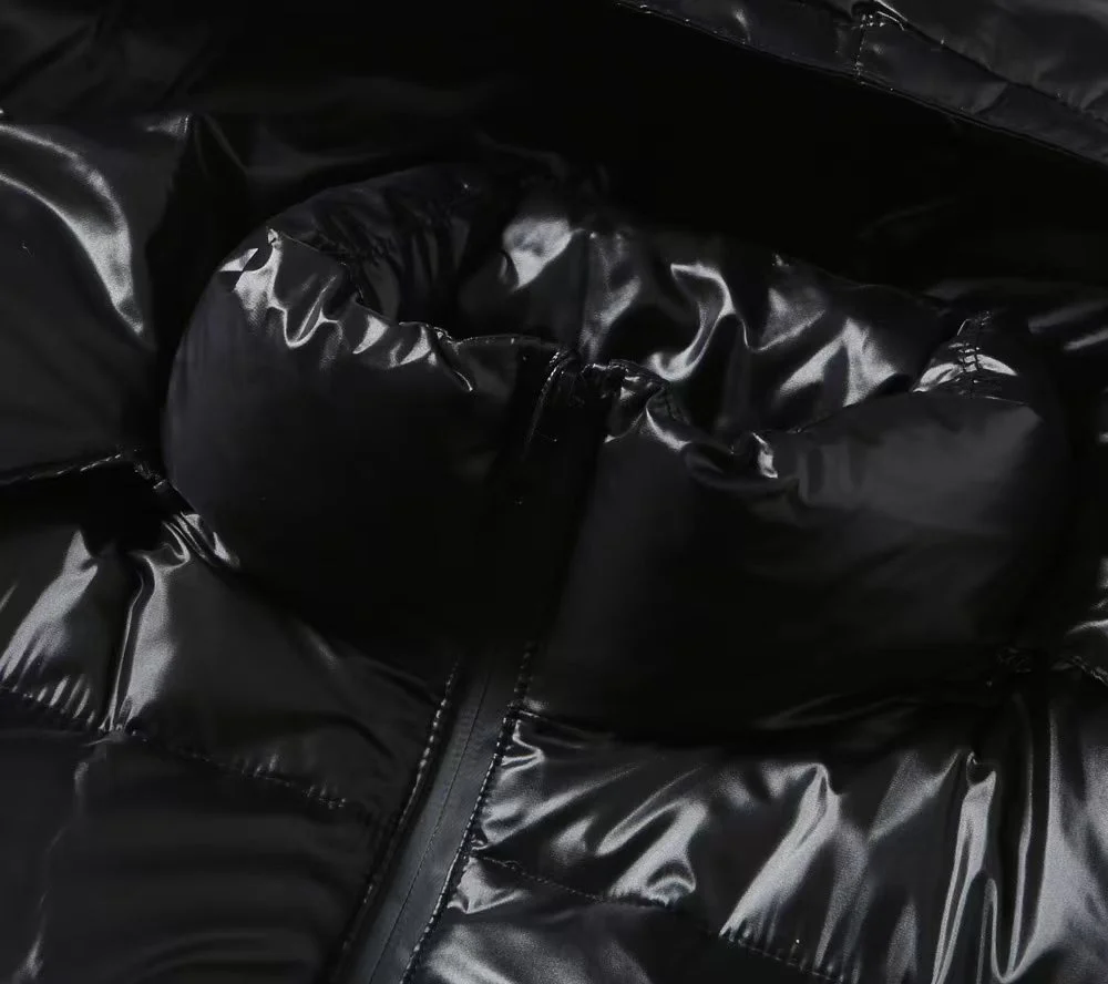 Pocket hooded down jacket