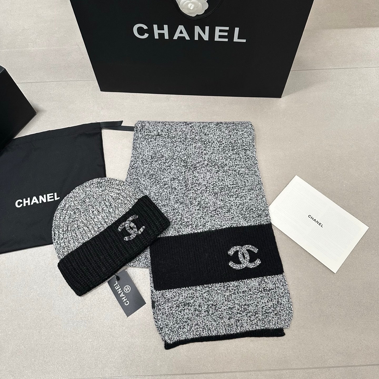 Mosaiikki wool knit scarf and hat set