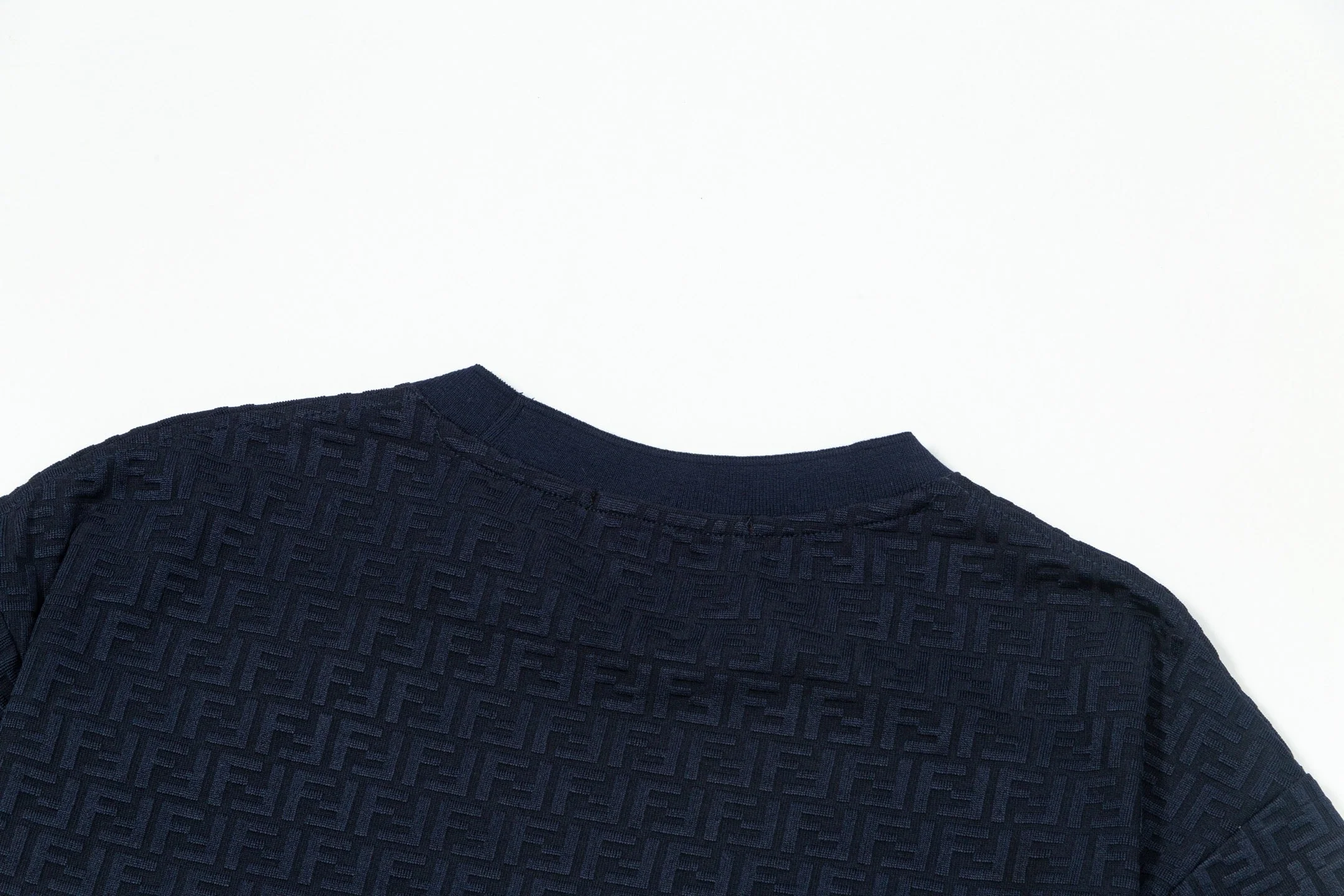 3D embroidered round neck cotton T-shirt