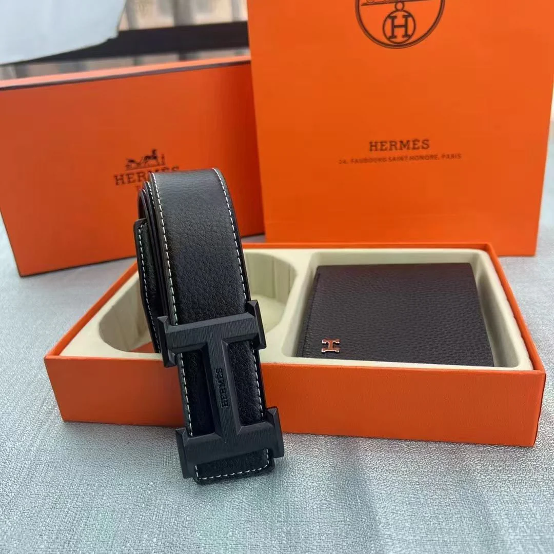 Pebbled leather belt and wallet gift box