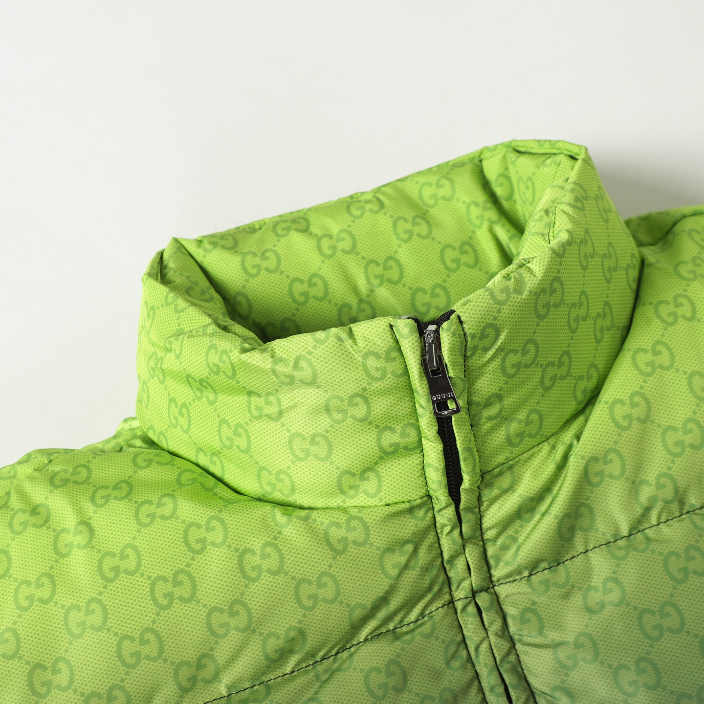 Printed plain weave poplin down jacket