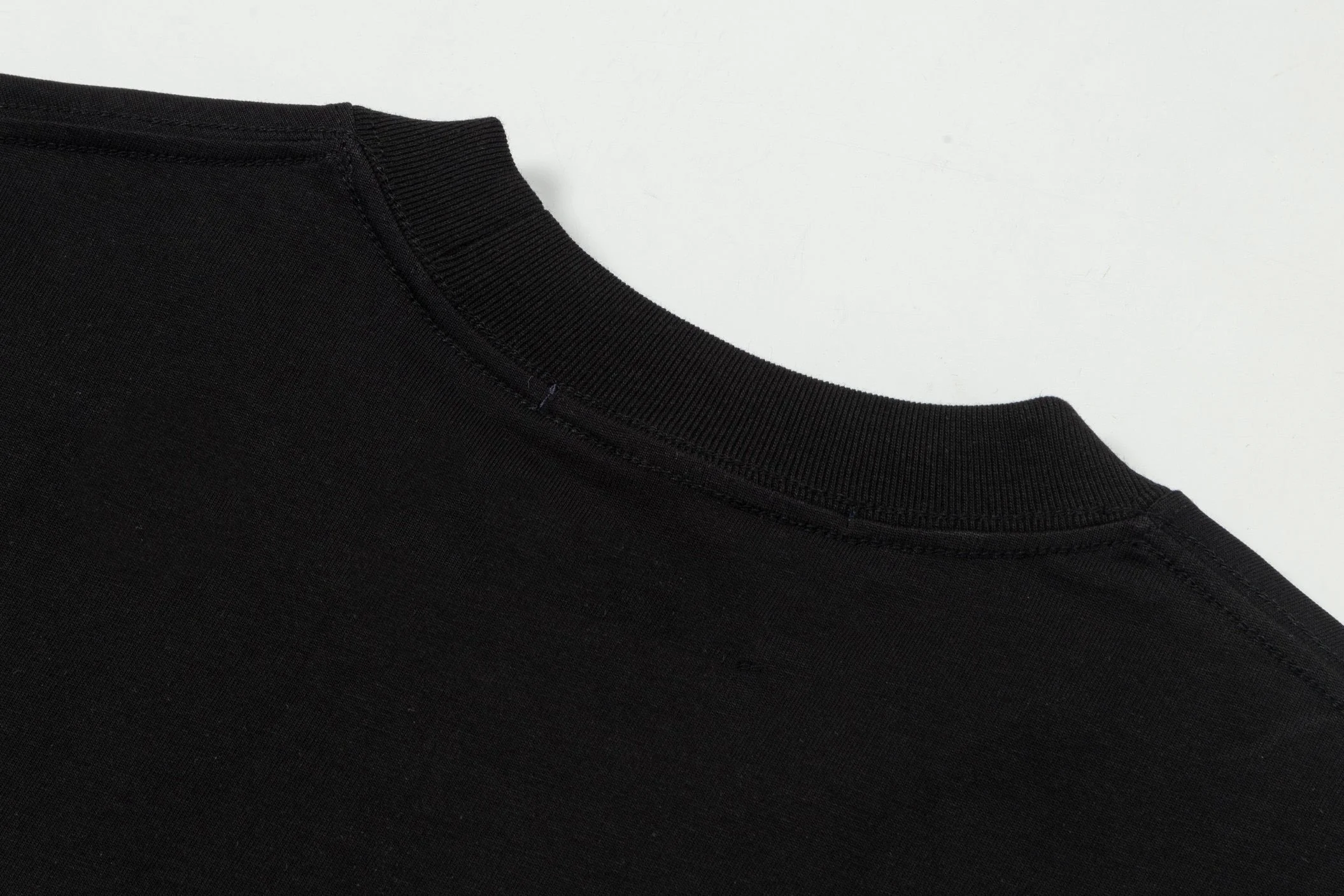 Simple embroidered cotton T-shirt
