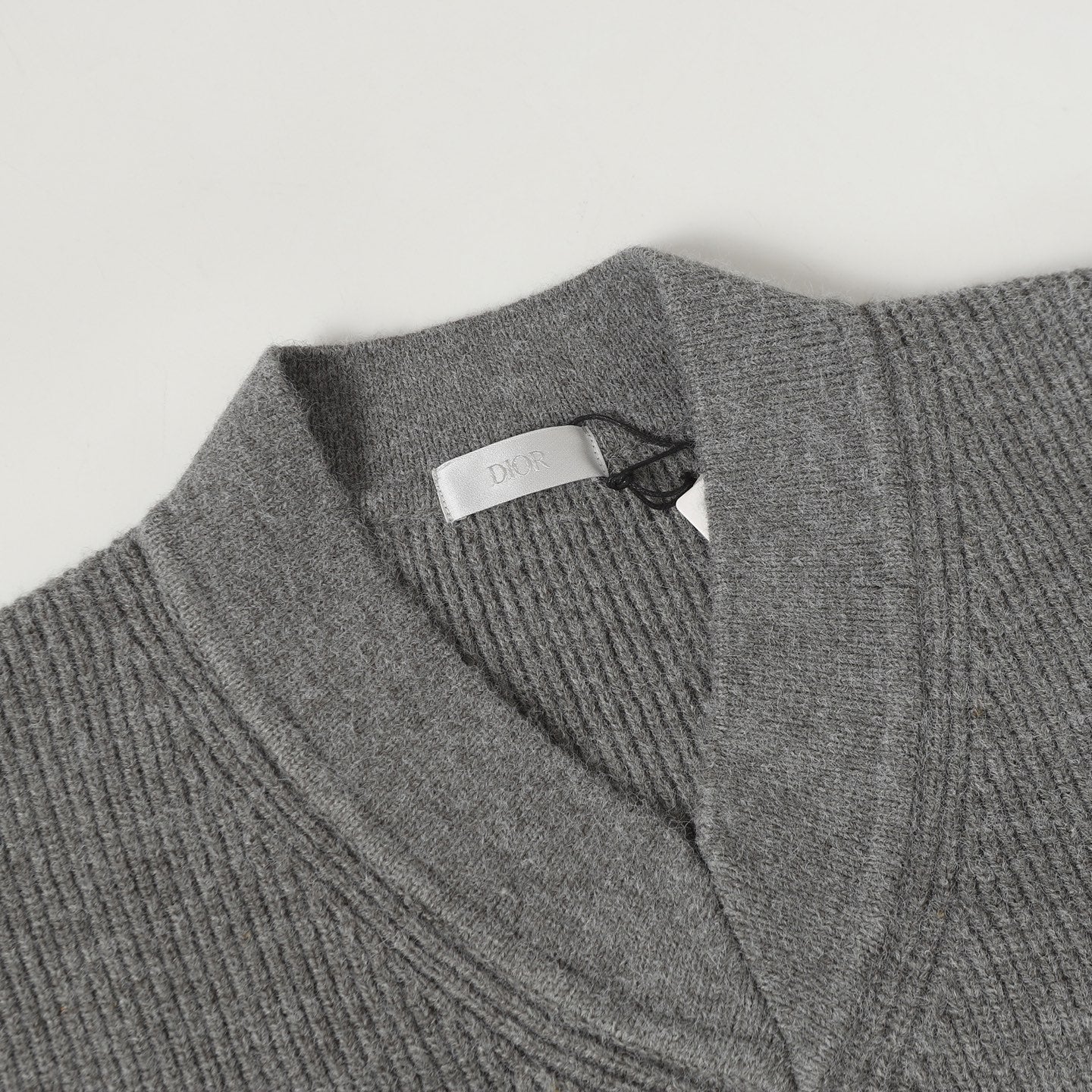 V-neck knitted sweatshirt