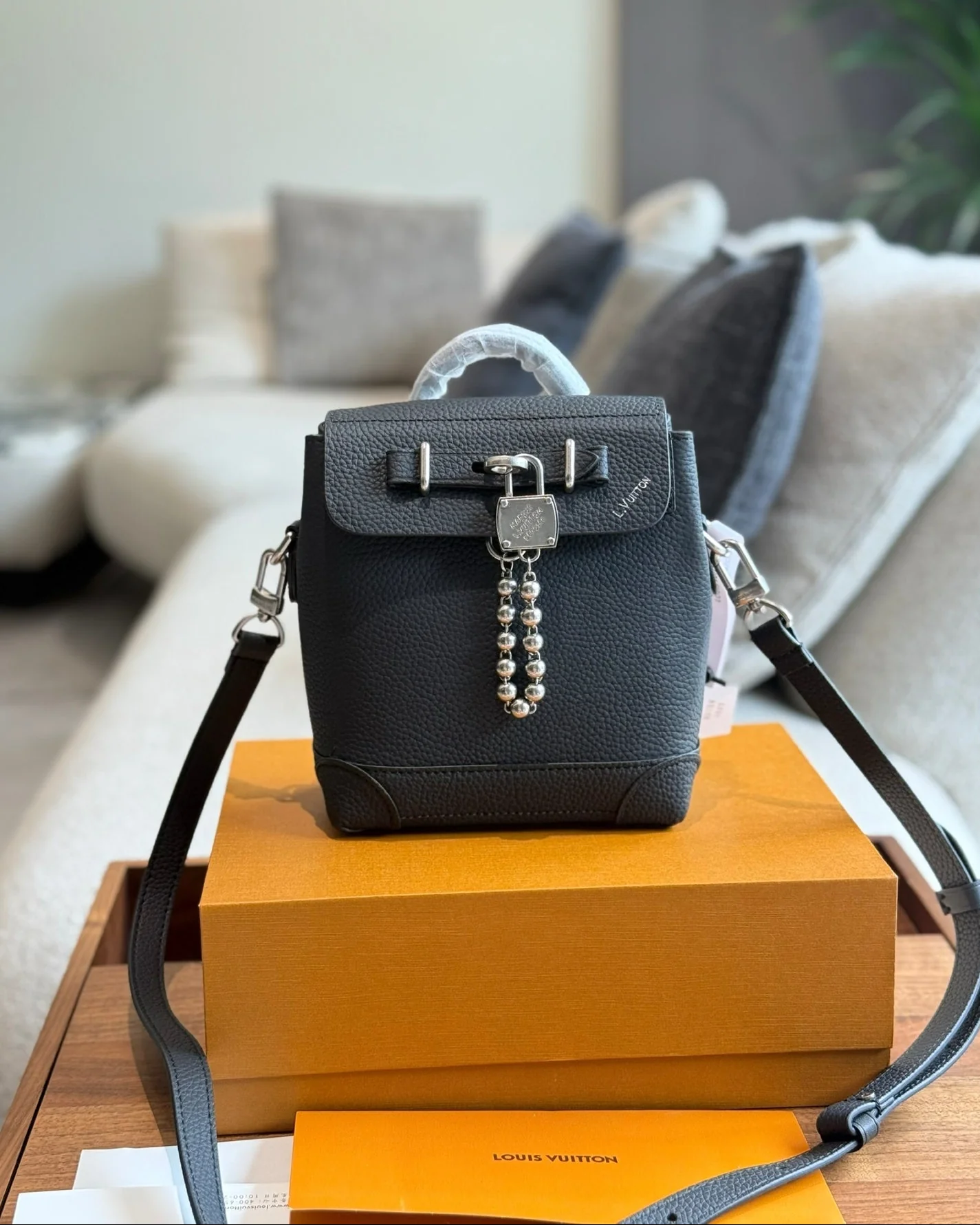 Men's Chain Lock Crossbody Bag