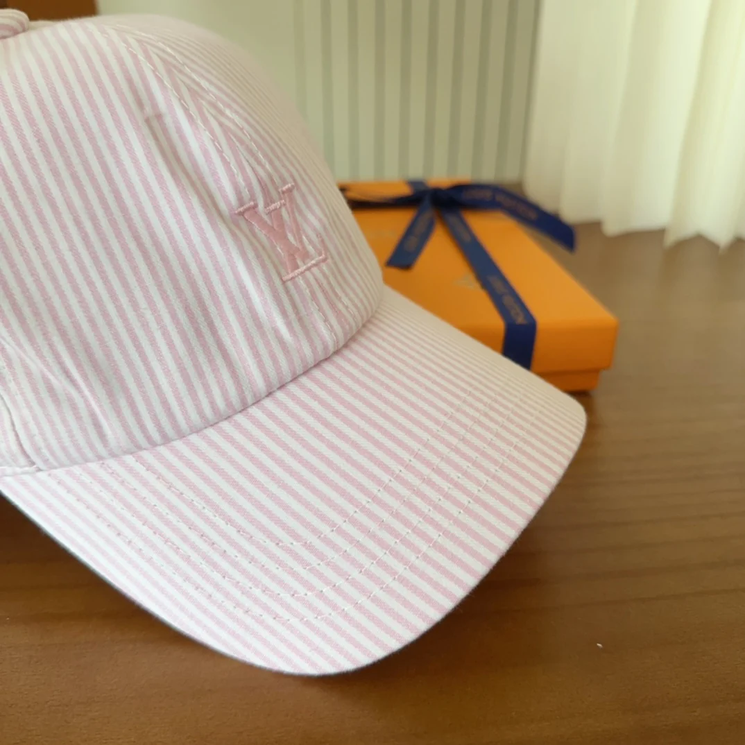 Striped embroidered baseball cap