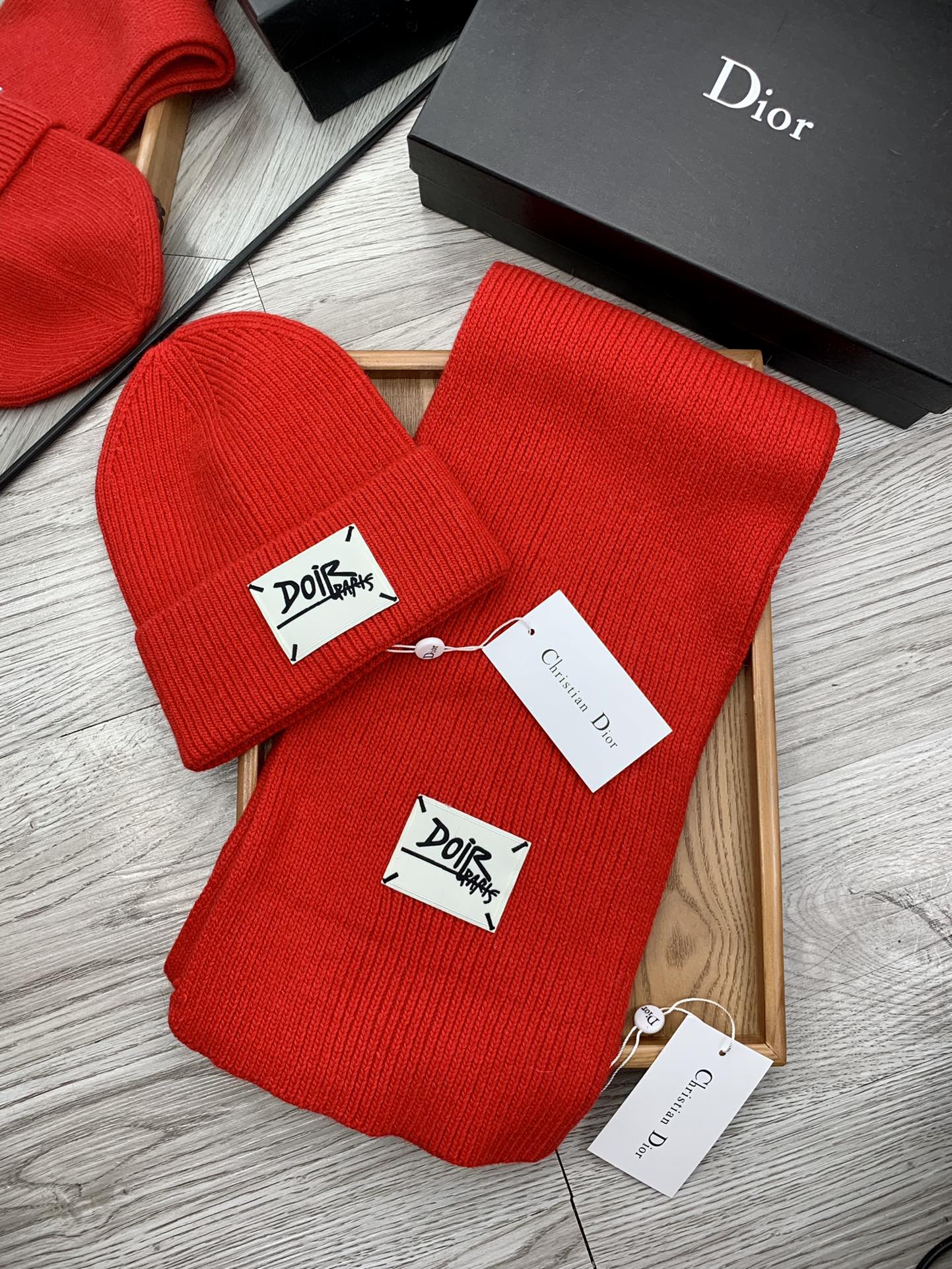 Signature Wool Scarf and Hat Set