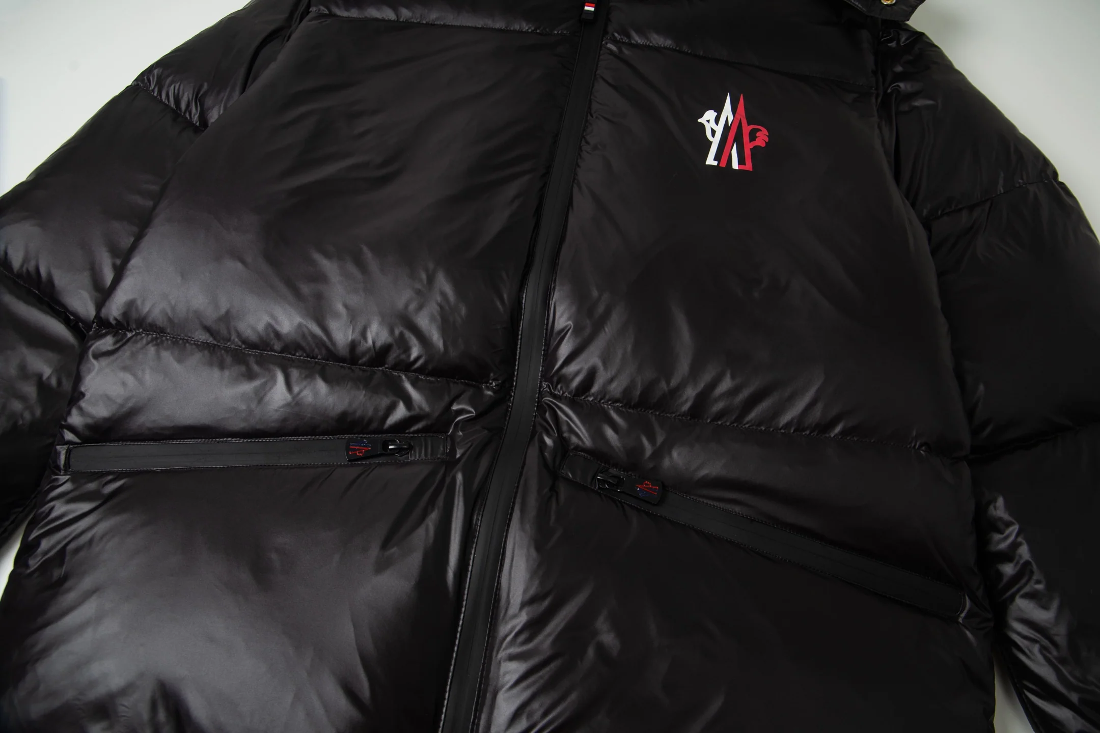 Printed hooded down jacket