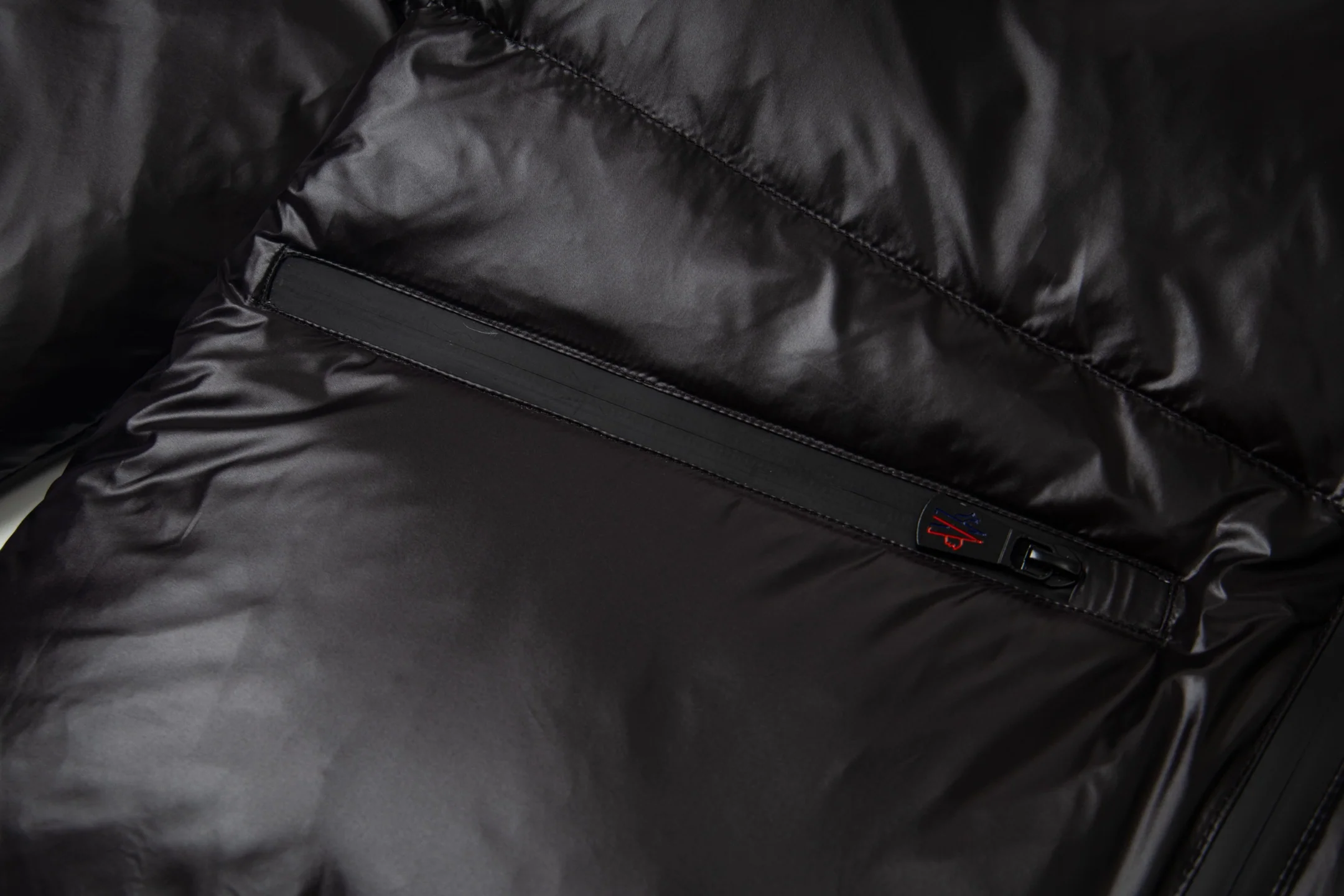 Printed hooded down jacket