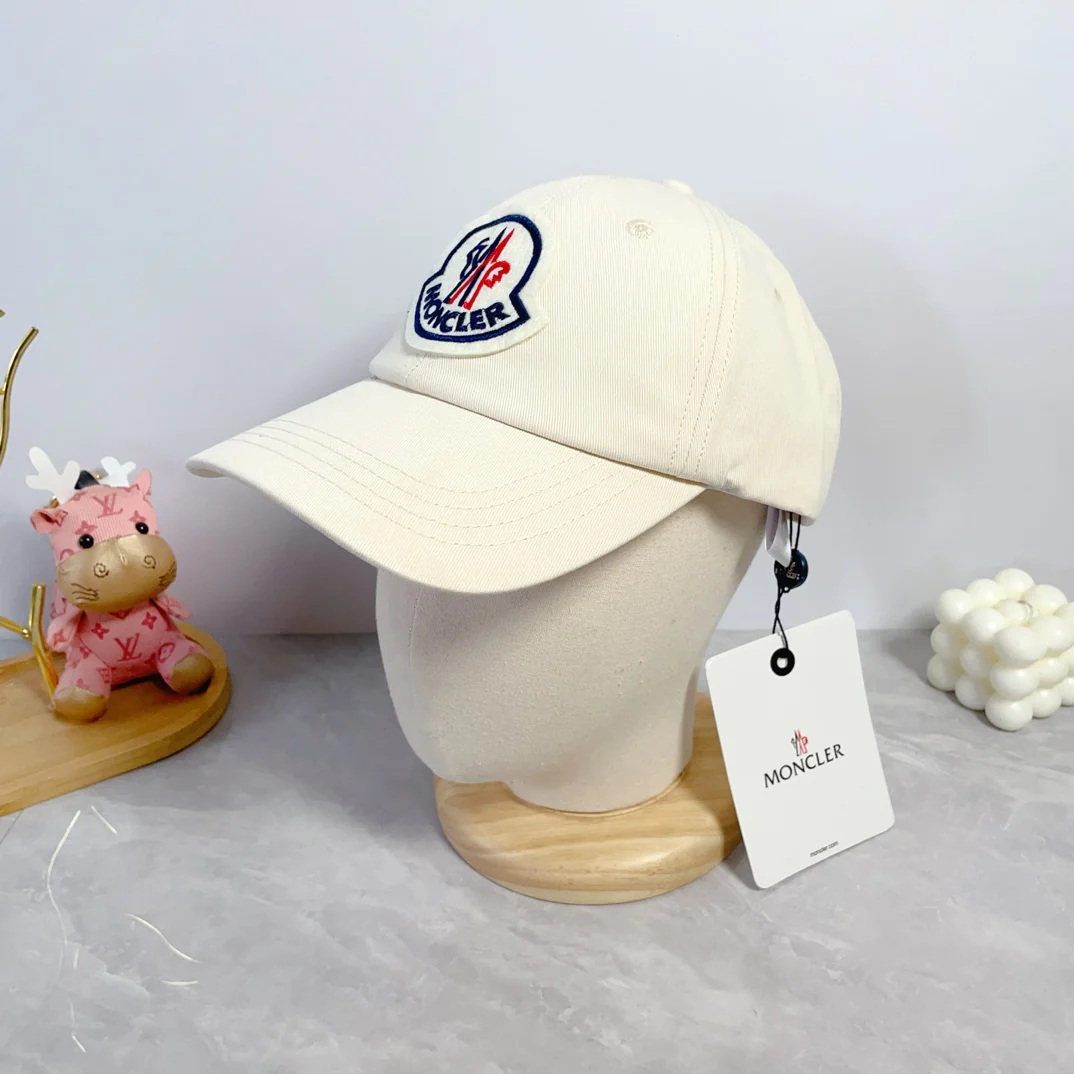 Stylish embroidered baseball cap