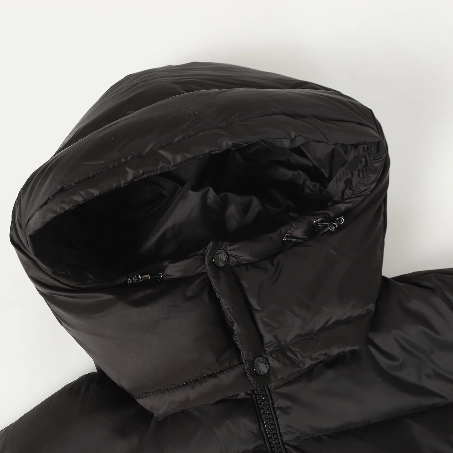 Pocket down hooded jacket