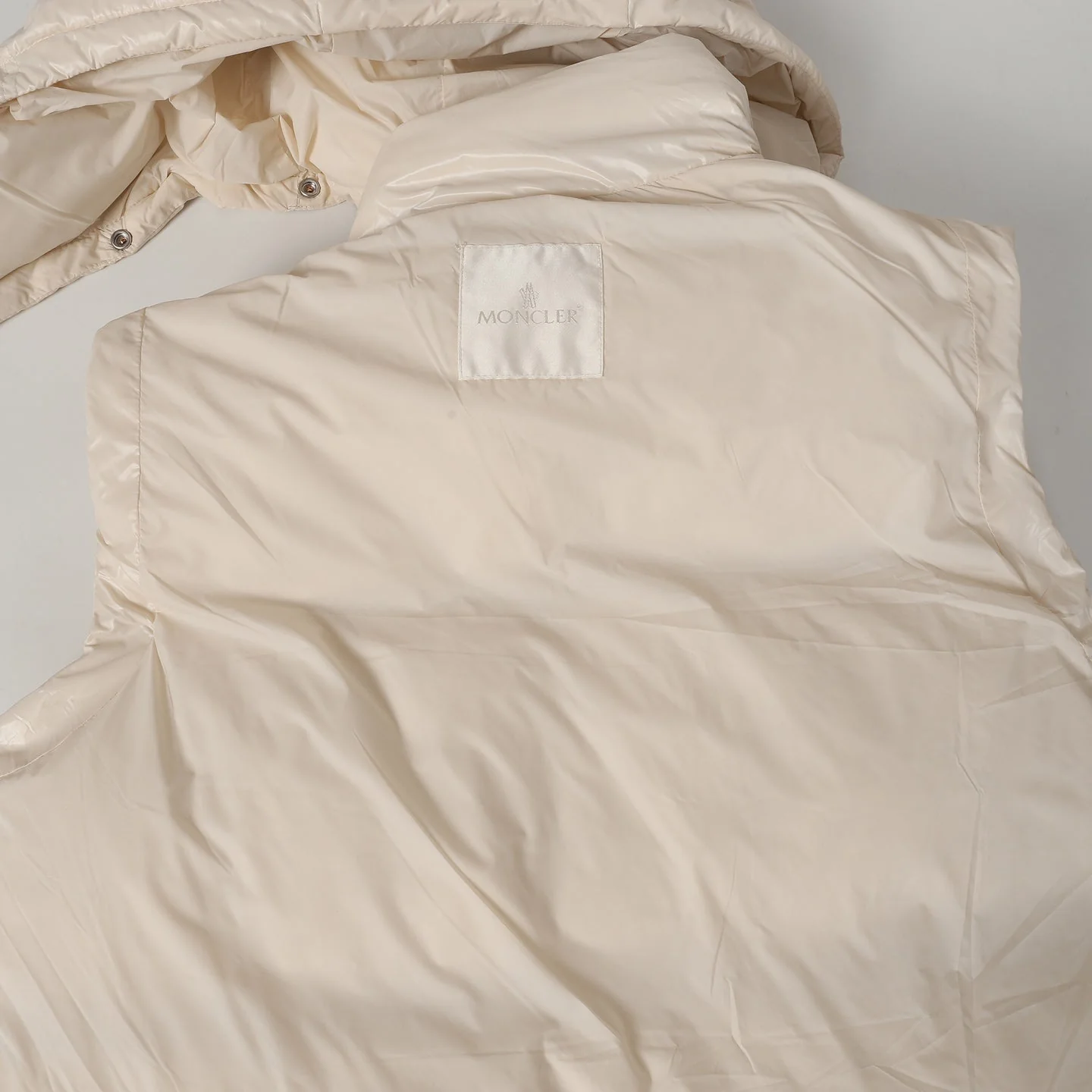 Fashionable hooded down vest