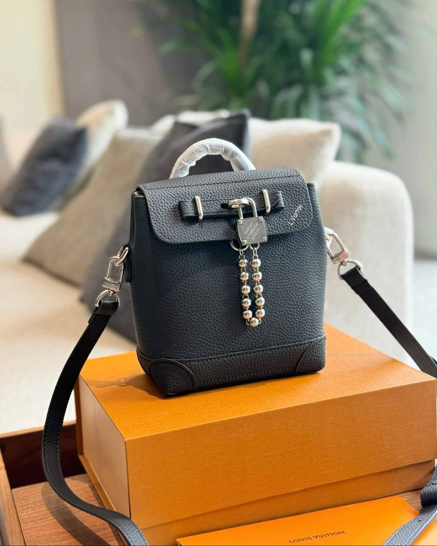 Men's Chain Lock Crossbody Bag