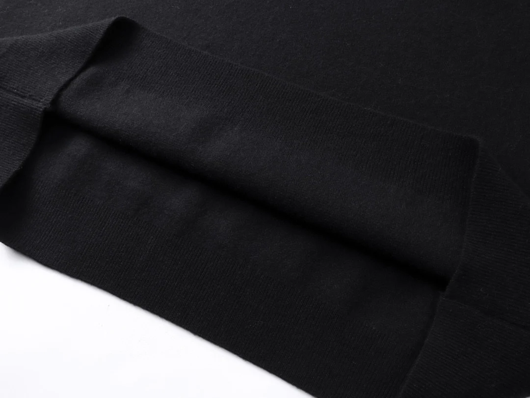 Embroidered knitted cashmere sweater