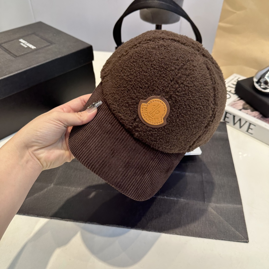 Lambswool corduroy baseball cap