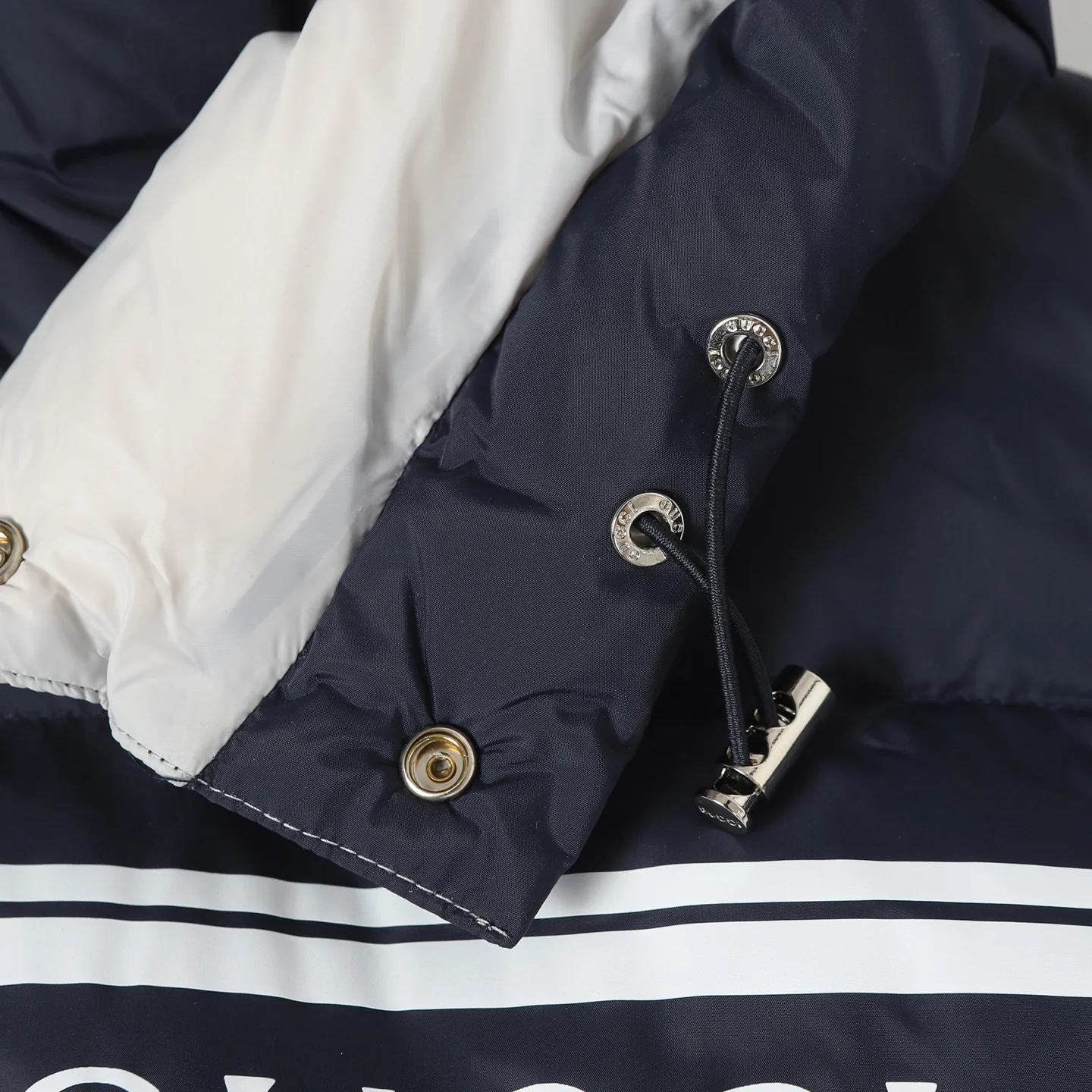 Printed hooded down jacket