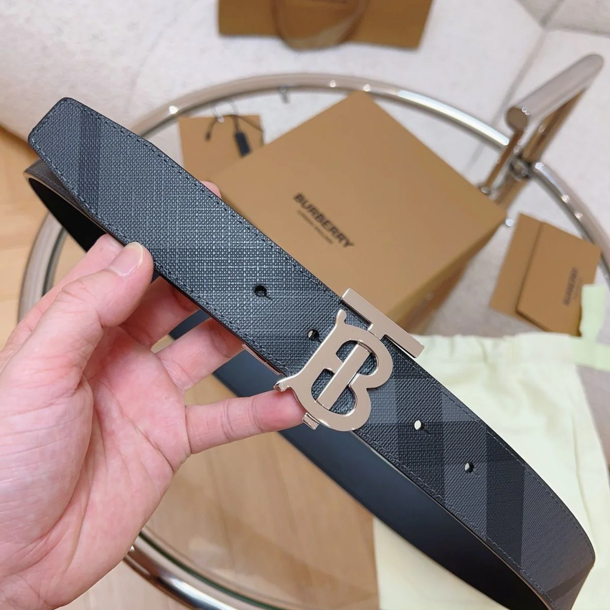 Fashion leather belts