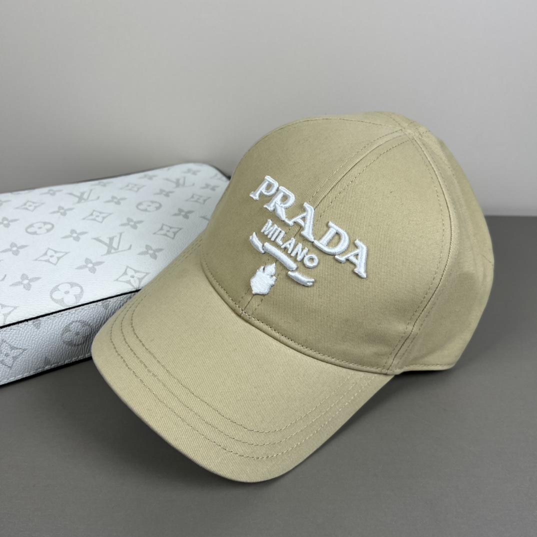 Versatile embroidered cotton baseball cap