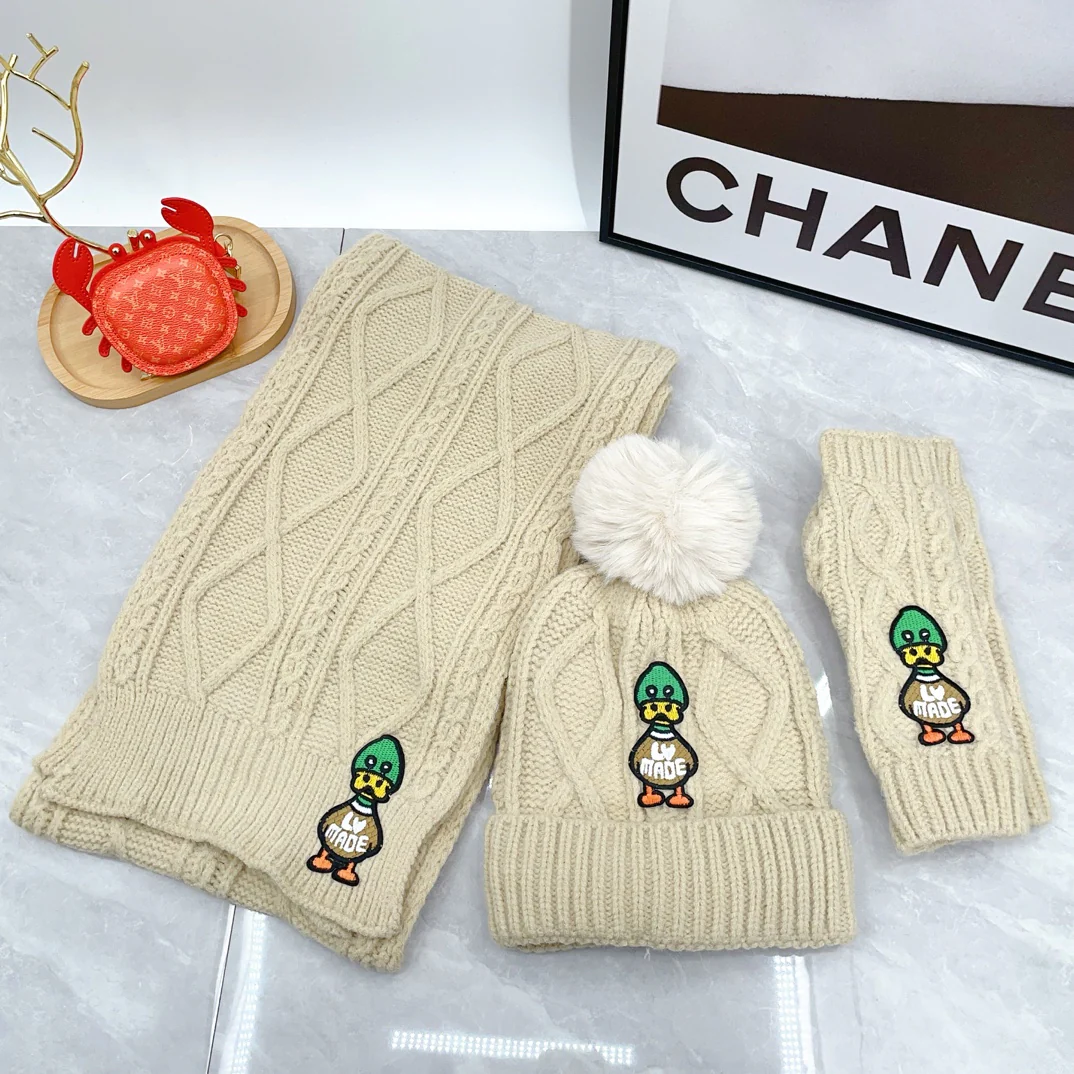 Embroidered duck knitted scarf hat gloves set