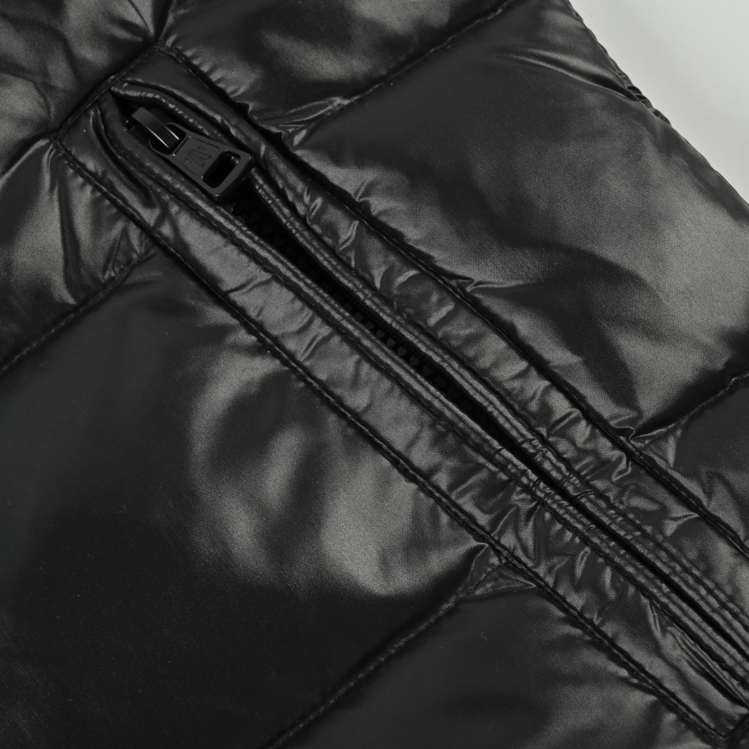 Stand collar zipper down vest