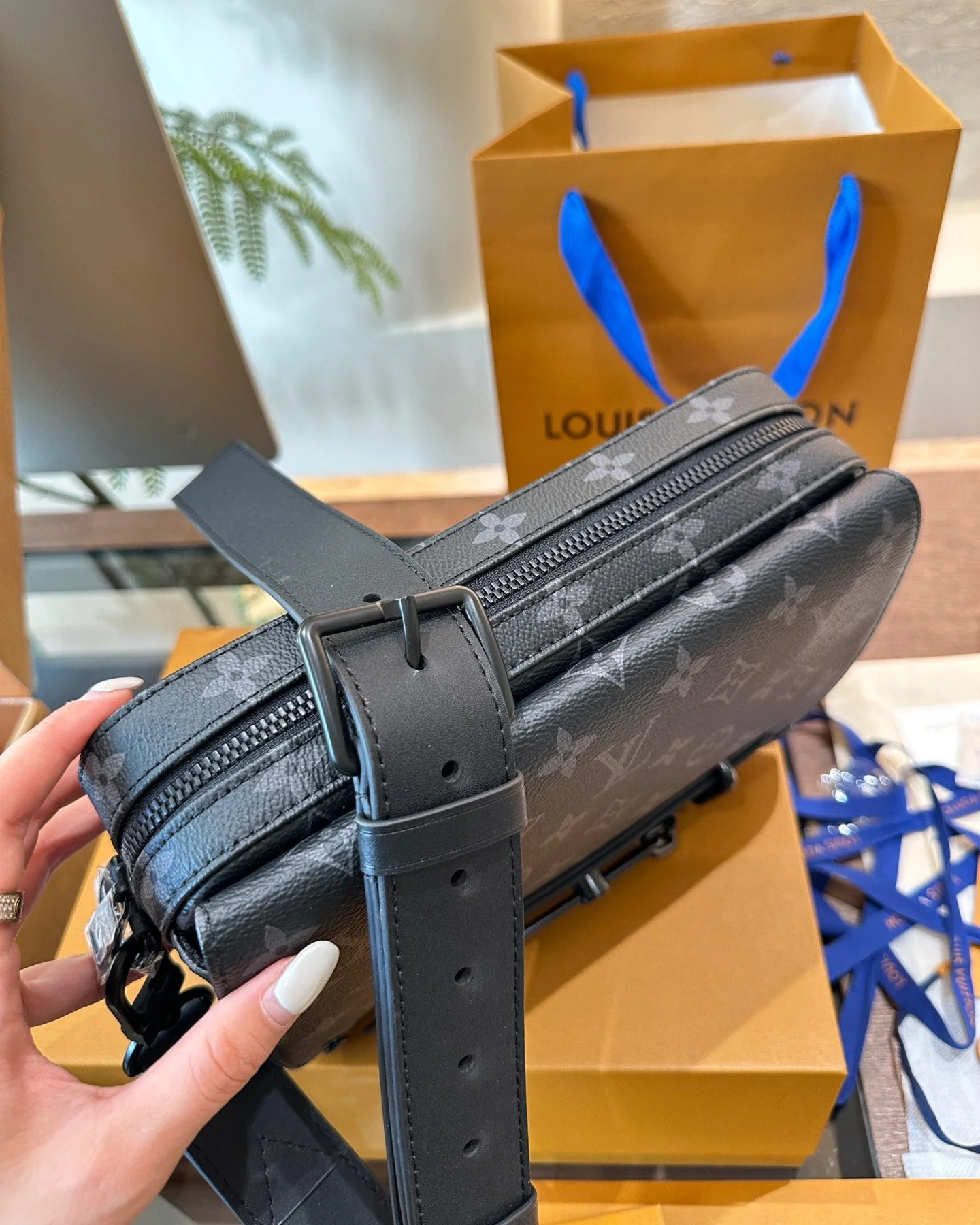 Men's Chain Messenger Bag