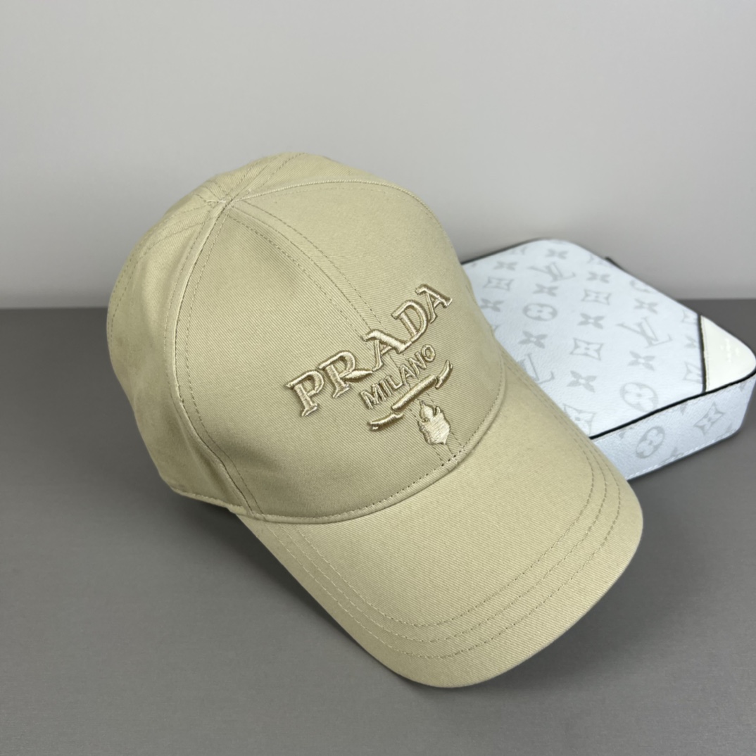 Stylish embroidered cotton baseball cap