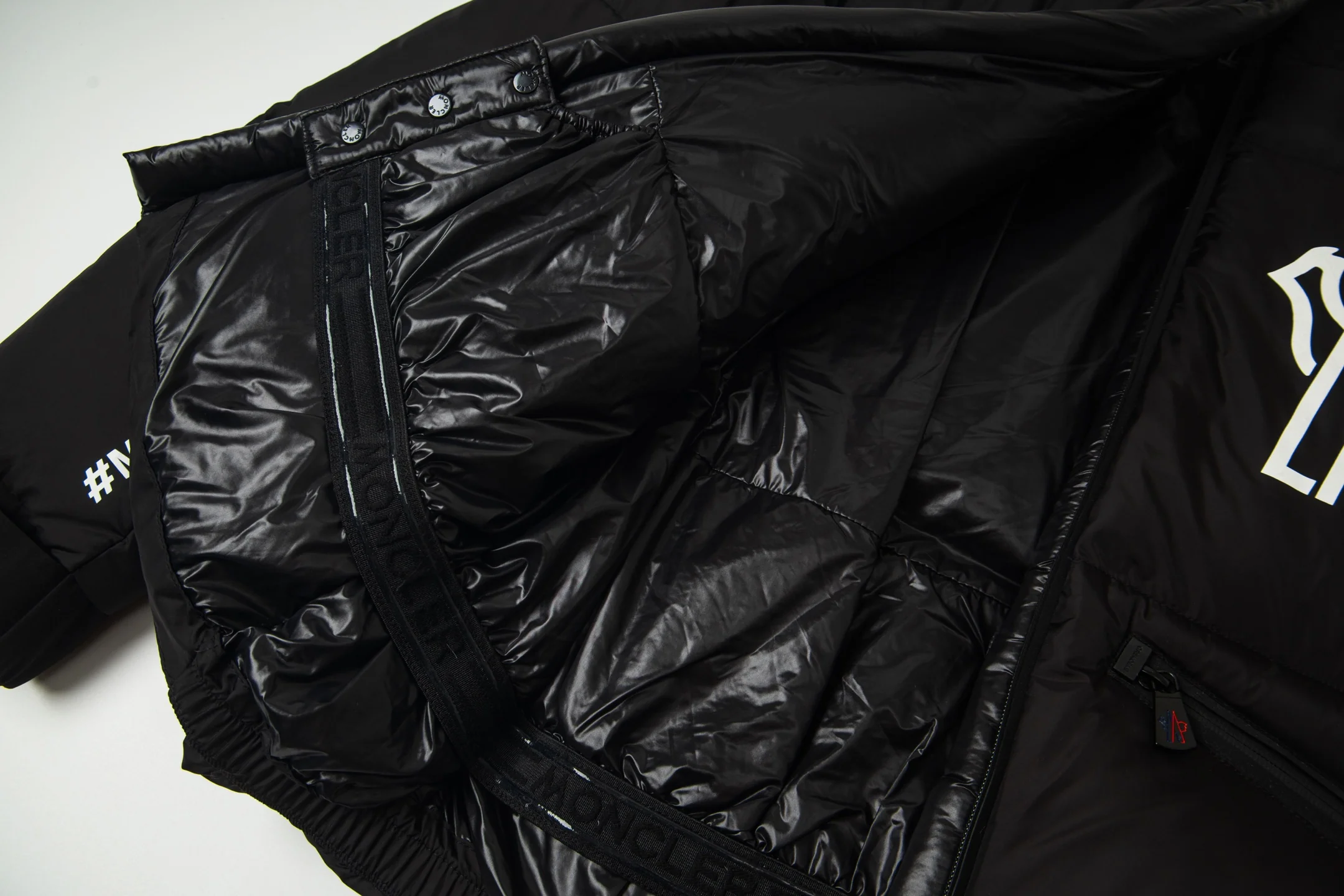 Printed stand-up collar down jacket