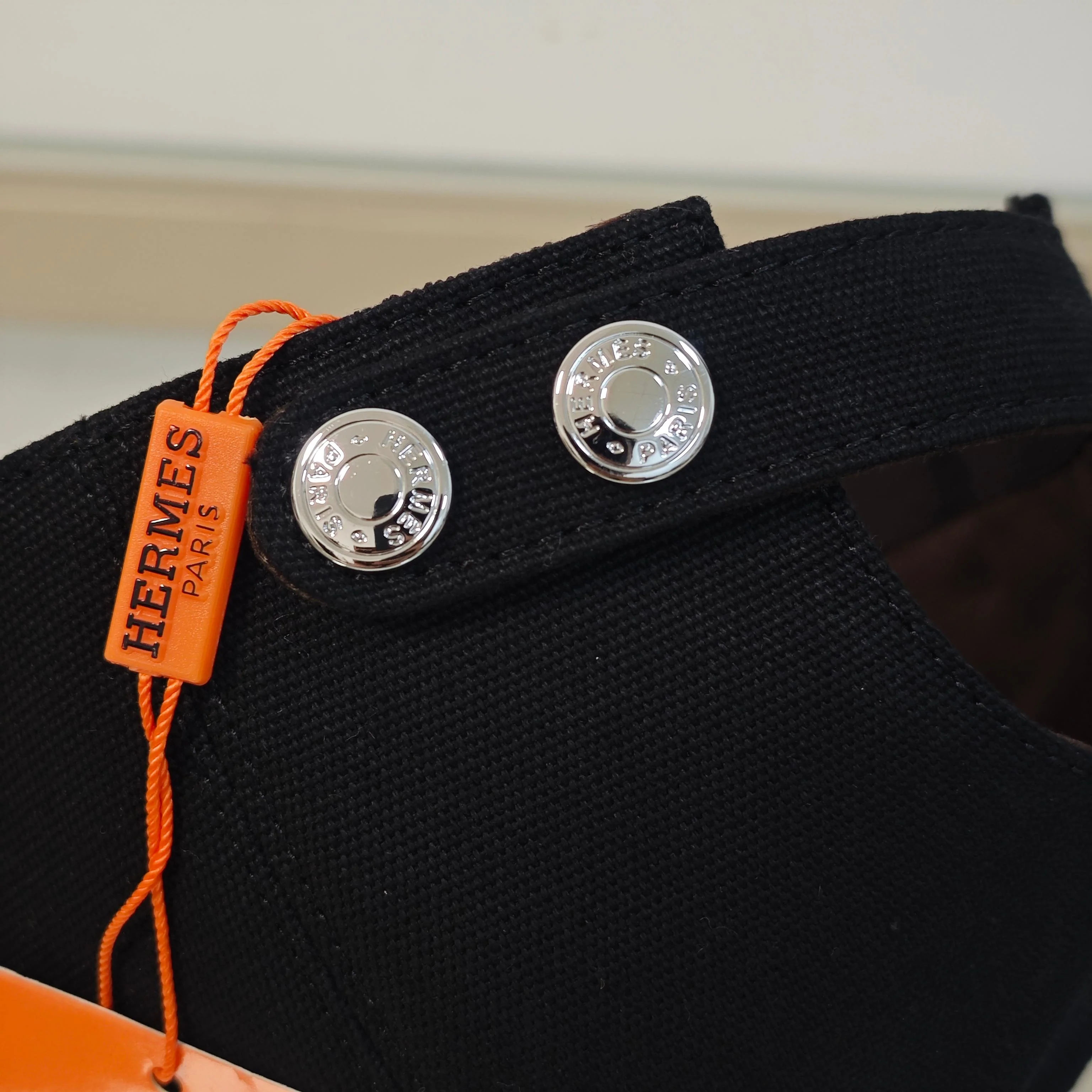 Simple embroidered baseball cap