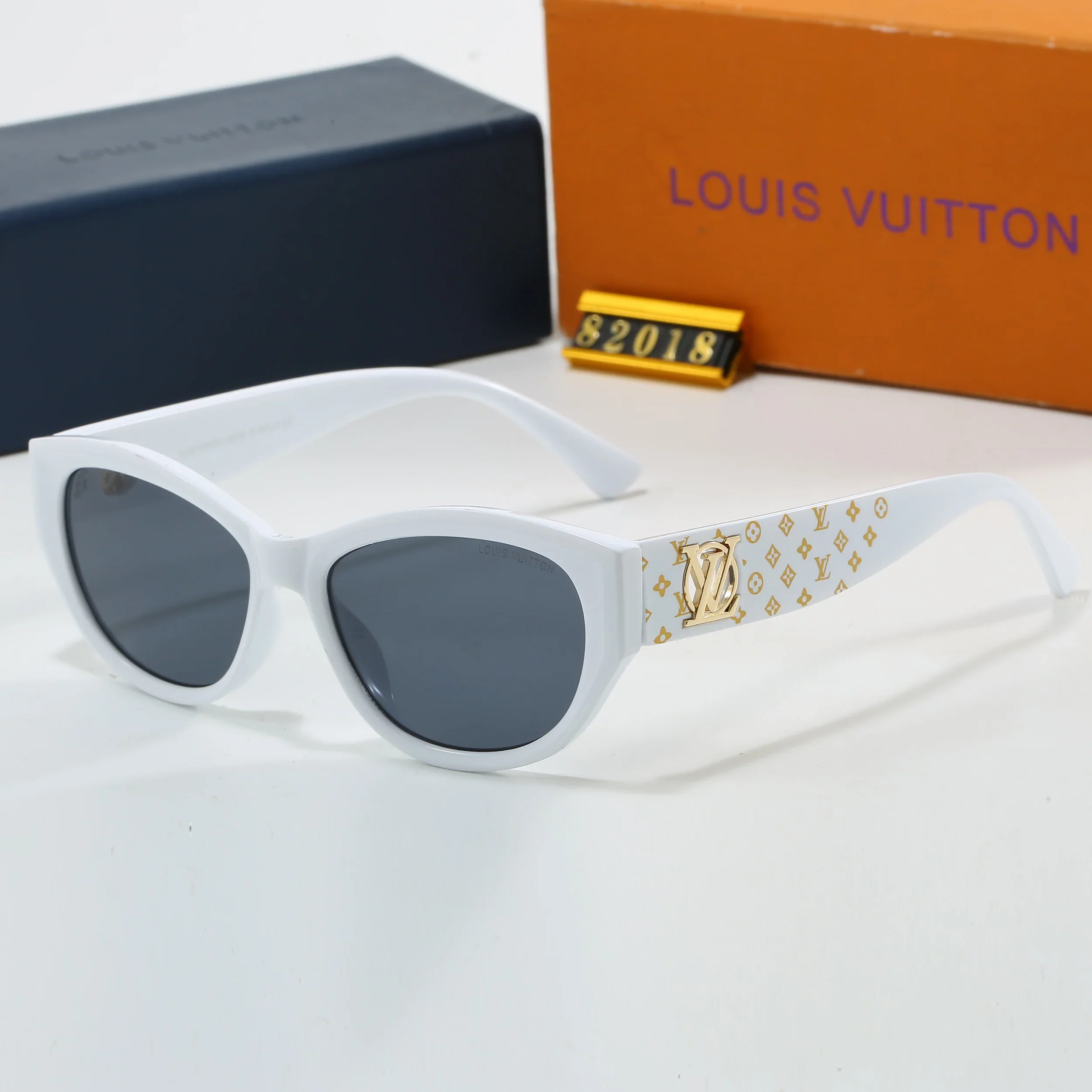 6 colors of new popular small frame sunglasses 82018