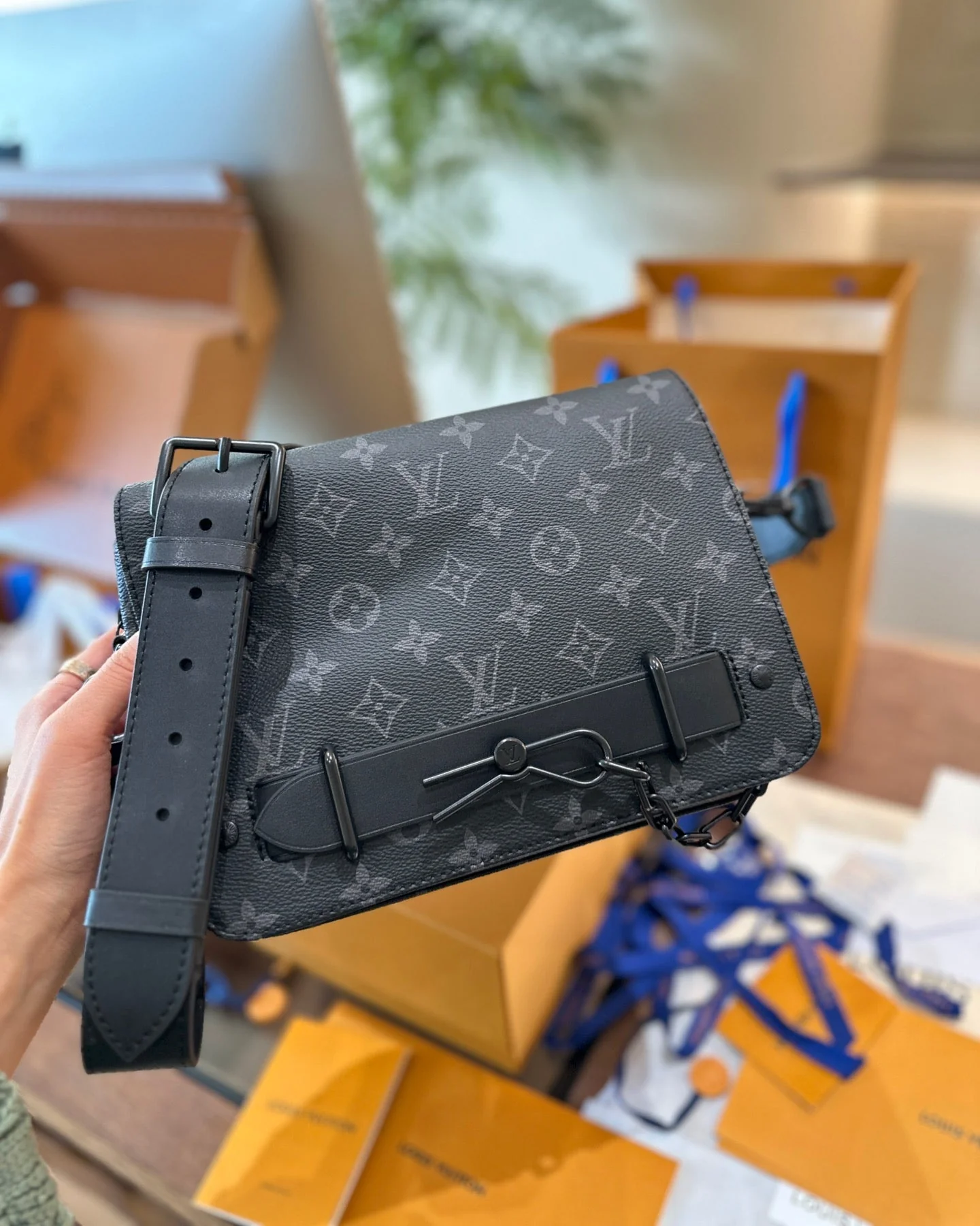 Men's Chain Messenger Bag