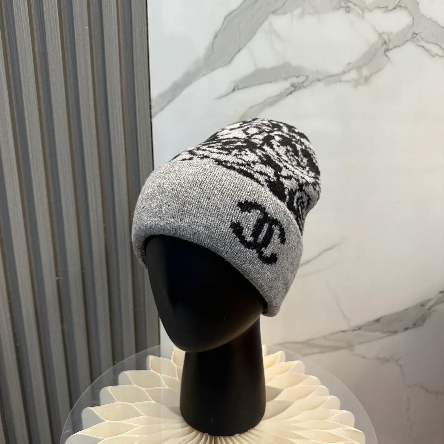 Camellia jacquard cashmere knitted  beanie