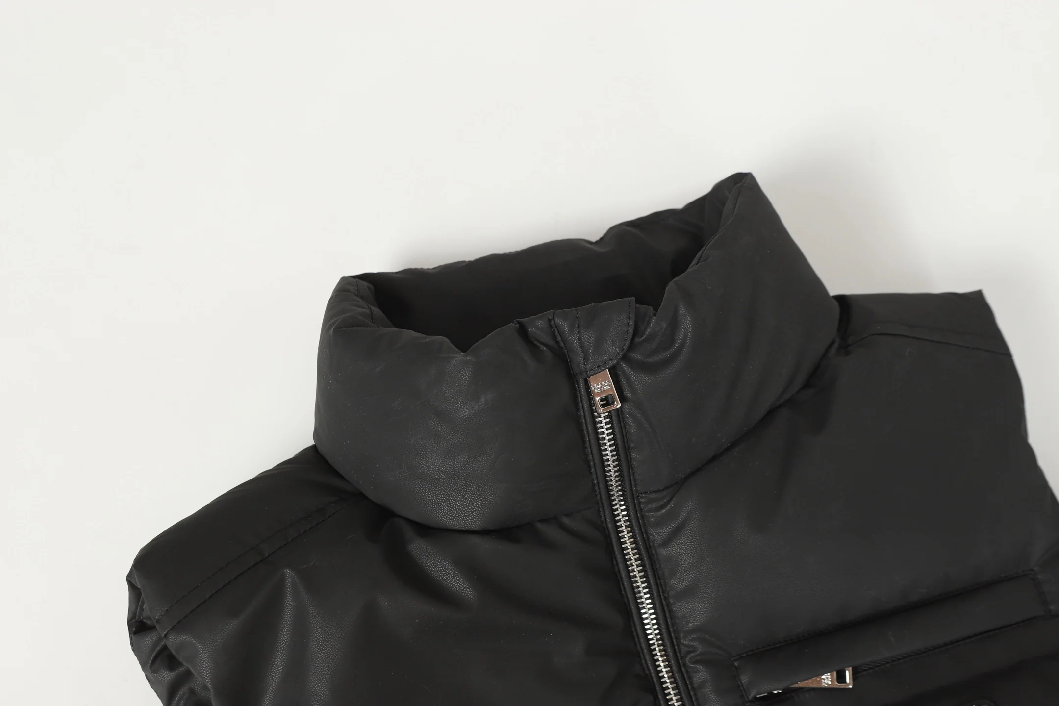 Stand collar zipper down vest