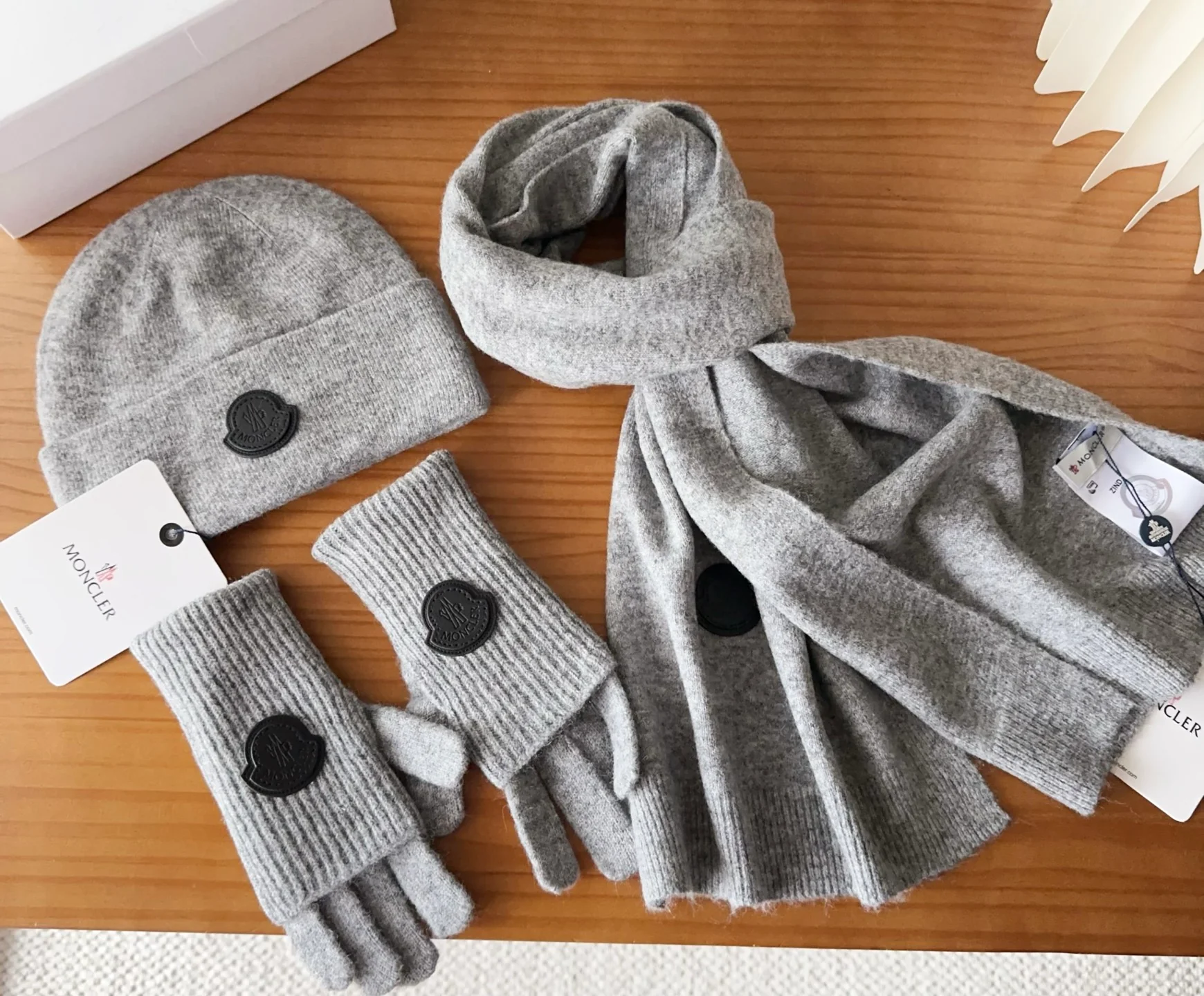 Leather label knitted scarf hat gloves set