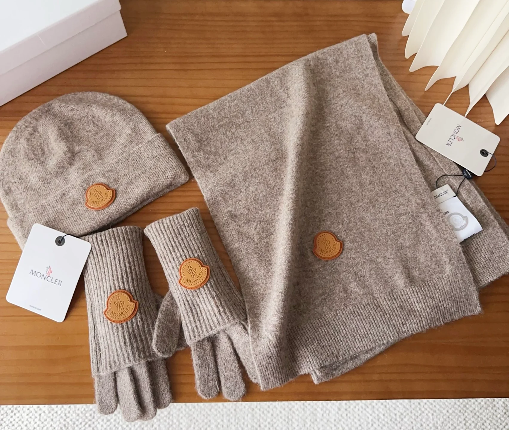 Leather label knitted scarf hat gloves set