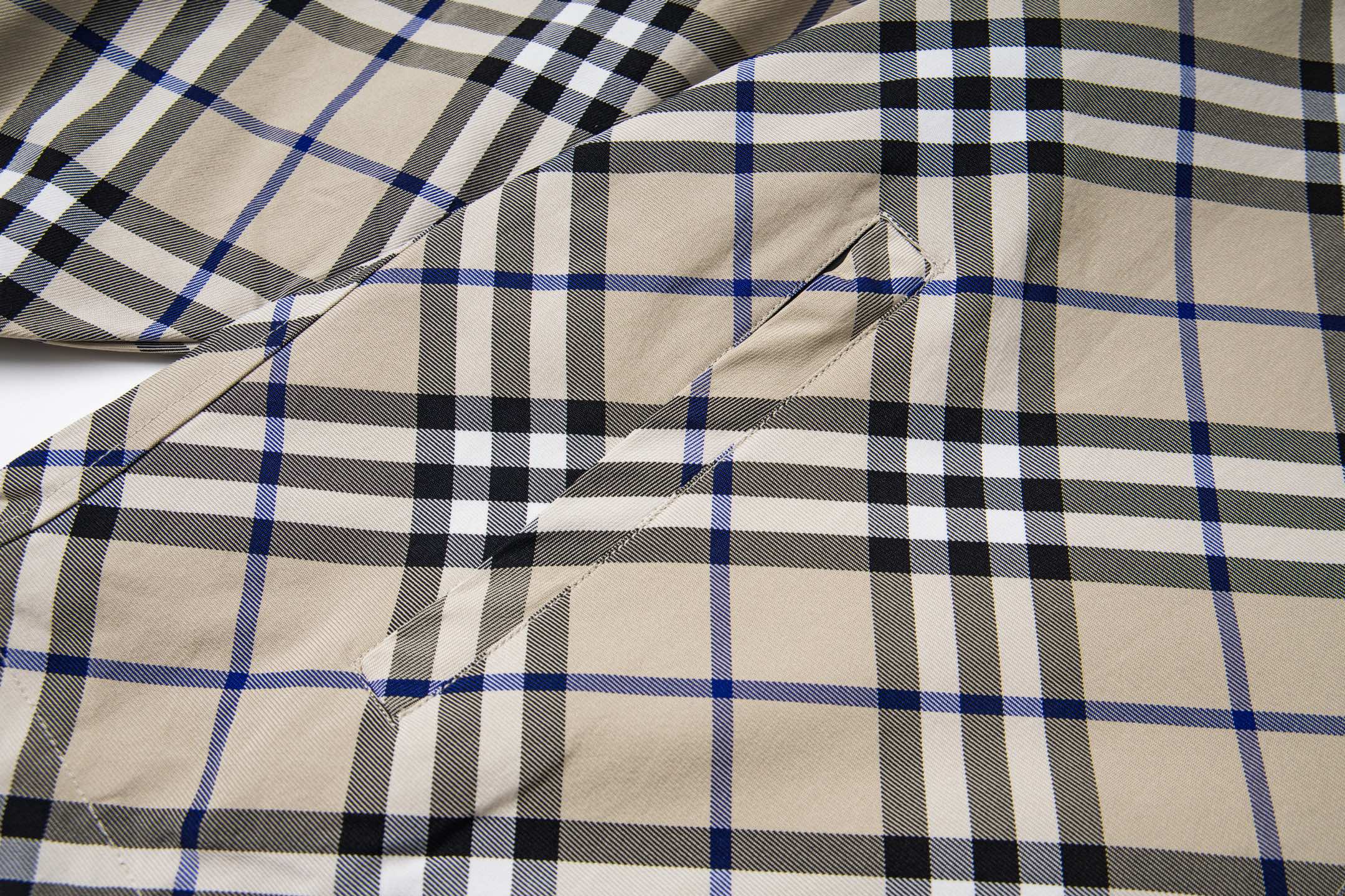 Nylon embroidered double-faced jacket