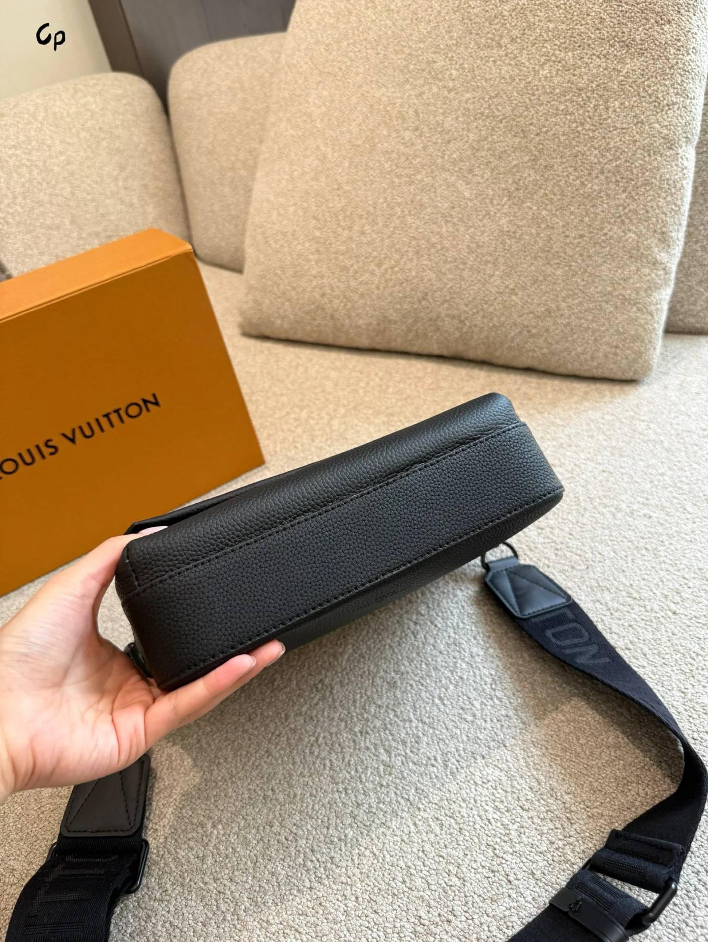 Men's messenger bags