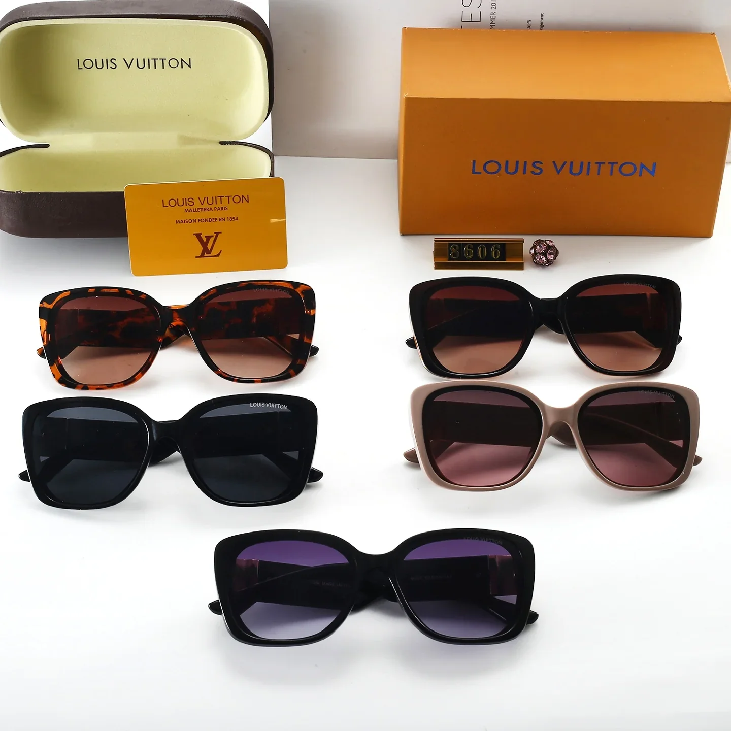 5 Colors Classic Fashion Sunglasses 8606