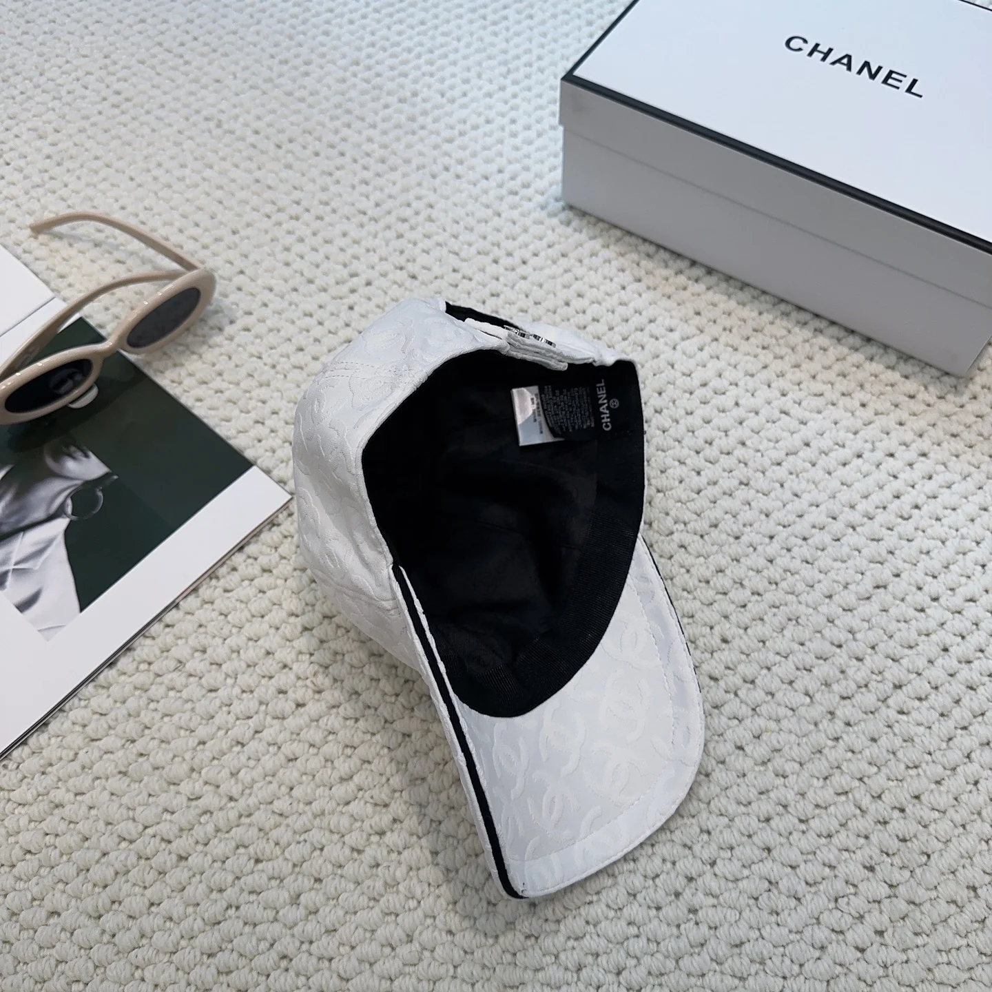 Stylish jacquard baseball cap