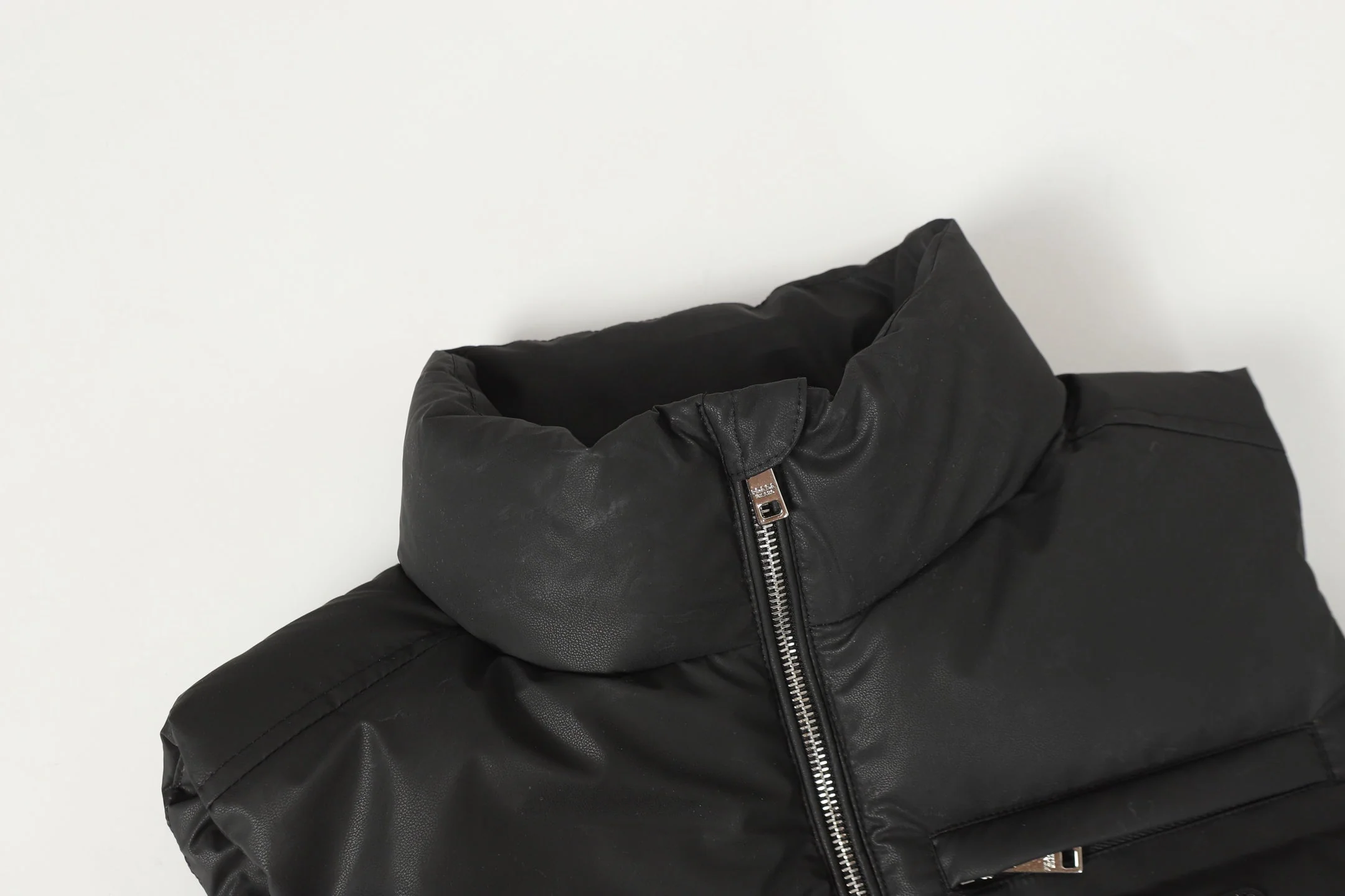 Stand collar zipper down vest