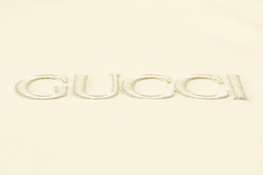 Red green ribbon embroidered T-shirt