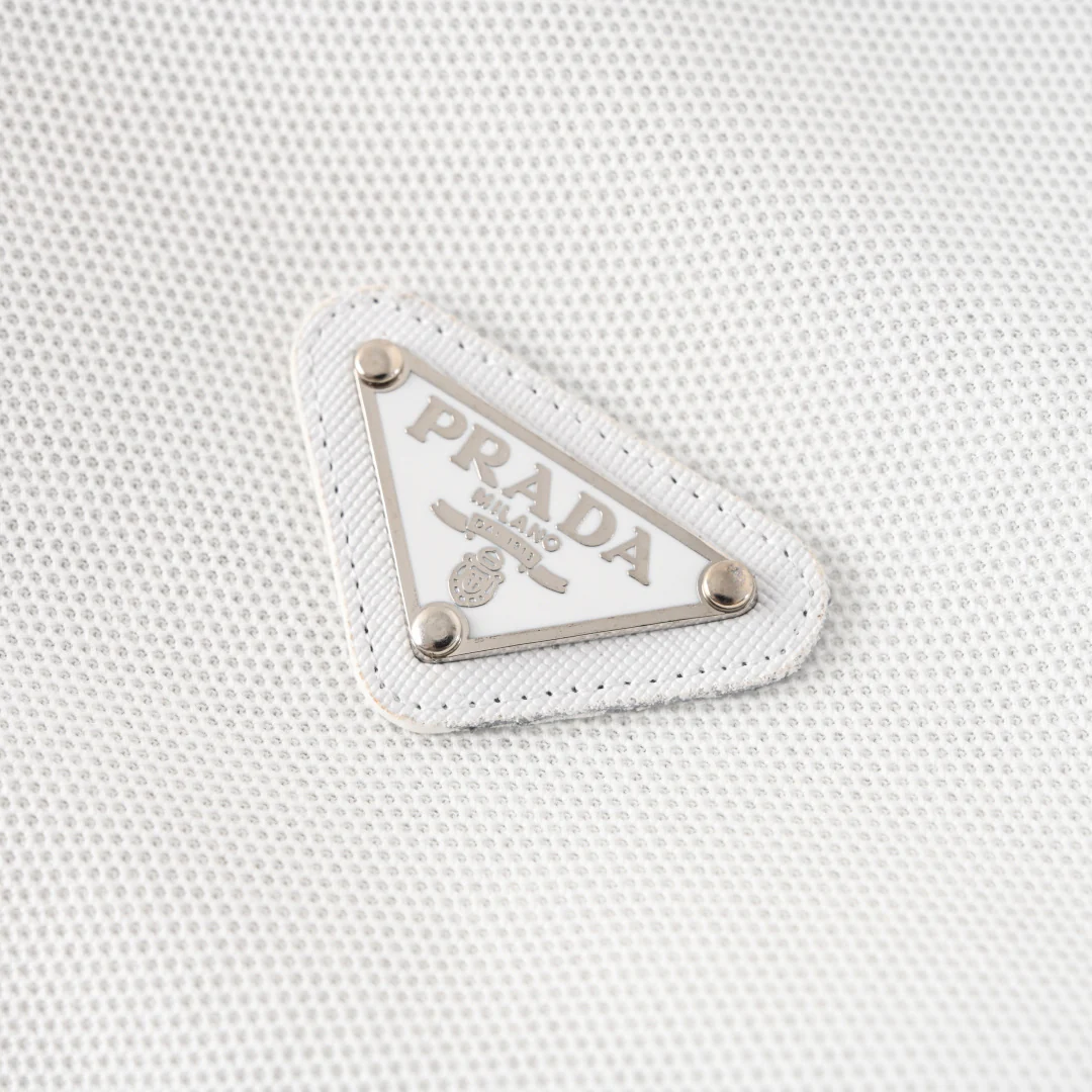 Cotton knit zip-up polo shirt