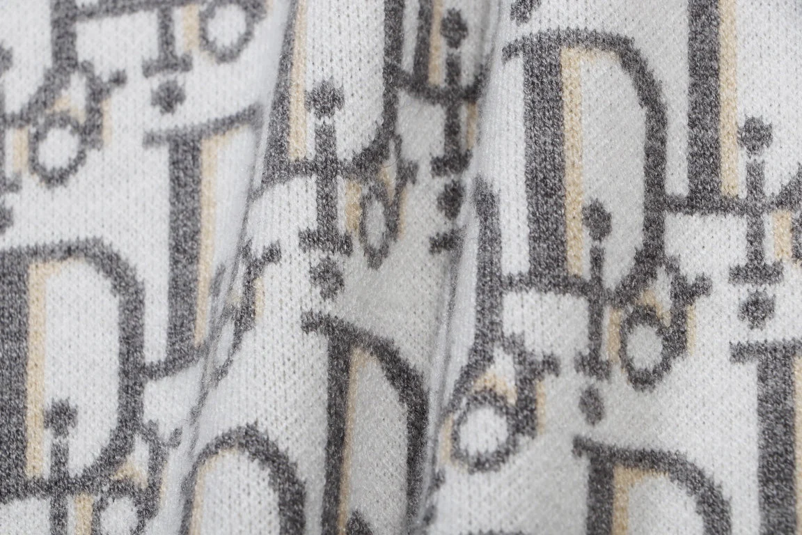 Knitted cashmere sweatshirt