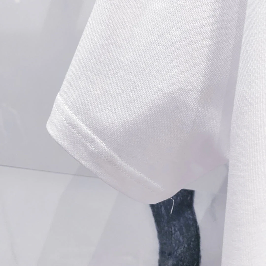 3D embossed cotton T-shirt