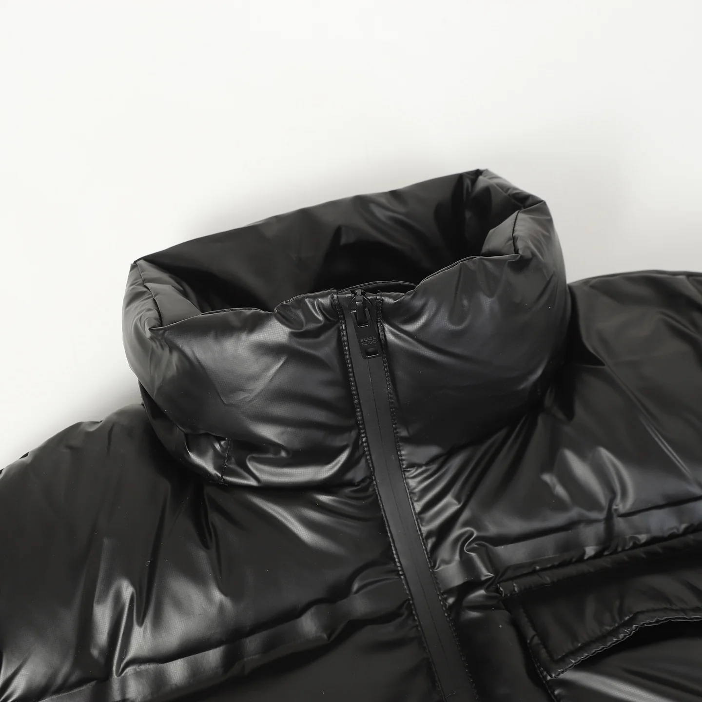 Detachable hood down jacket