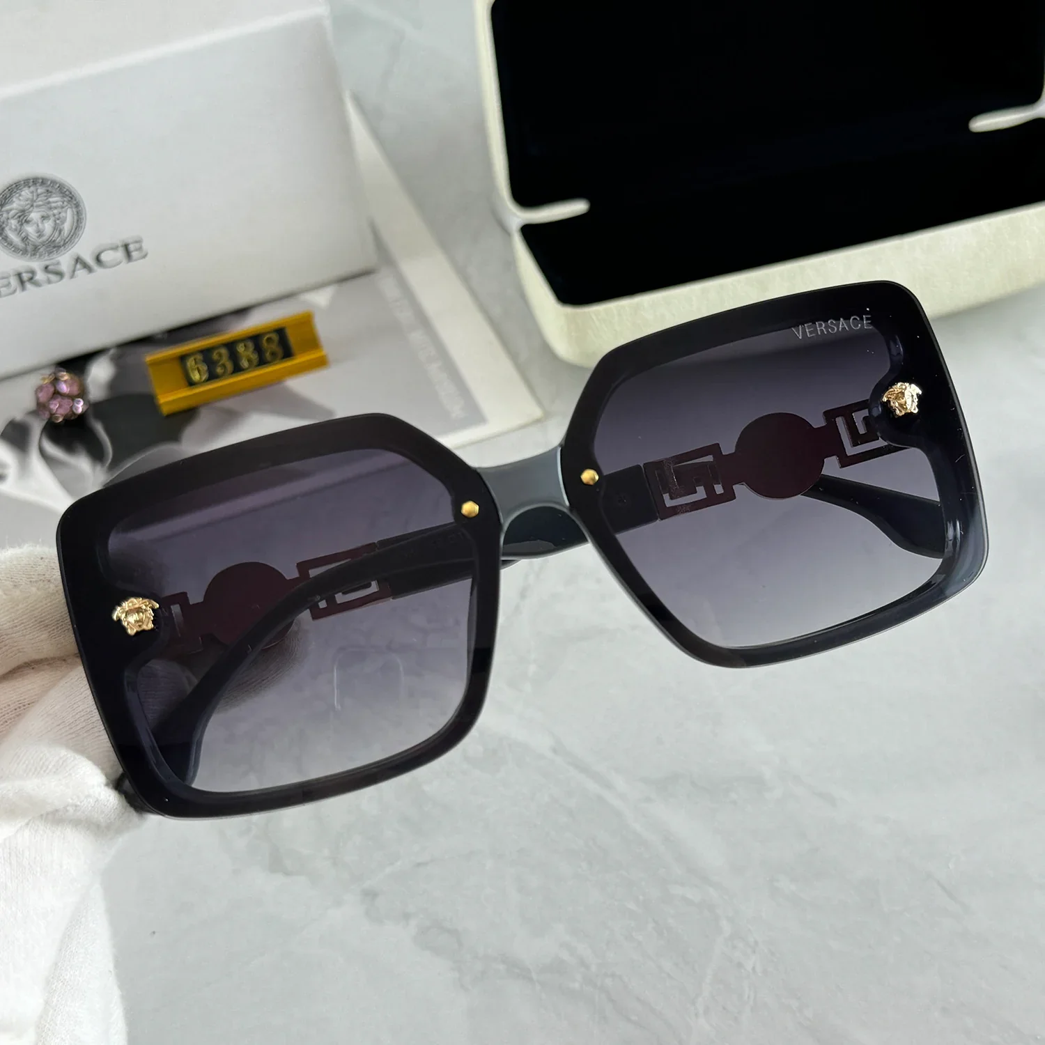 4 Color Trendy Sunglasses 6388