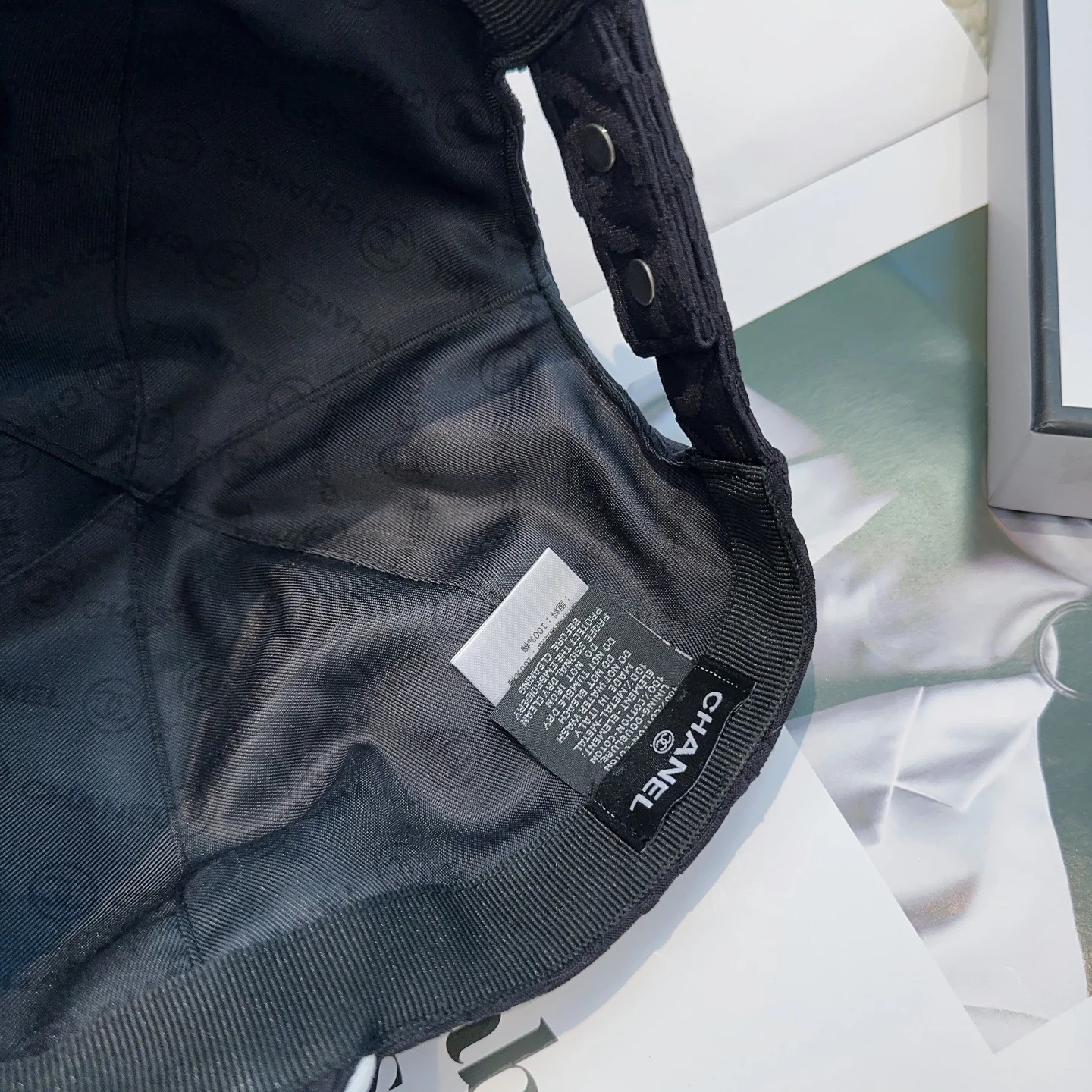 Stylish jacquard baseball cap