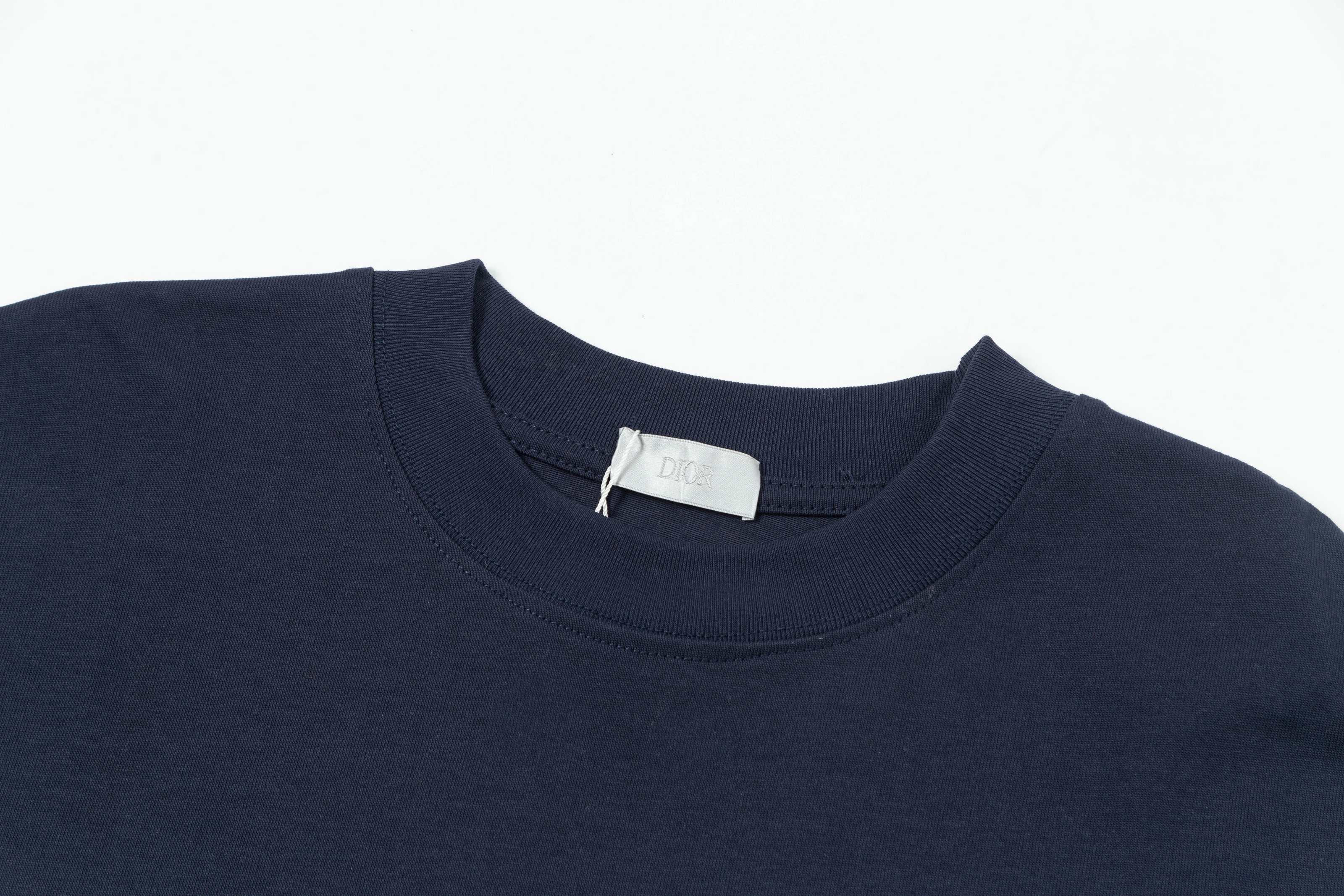 Simple embroidered cotton T-shirt