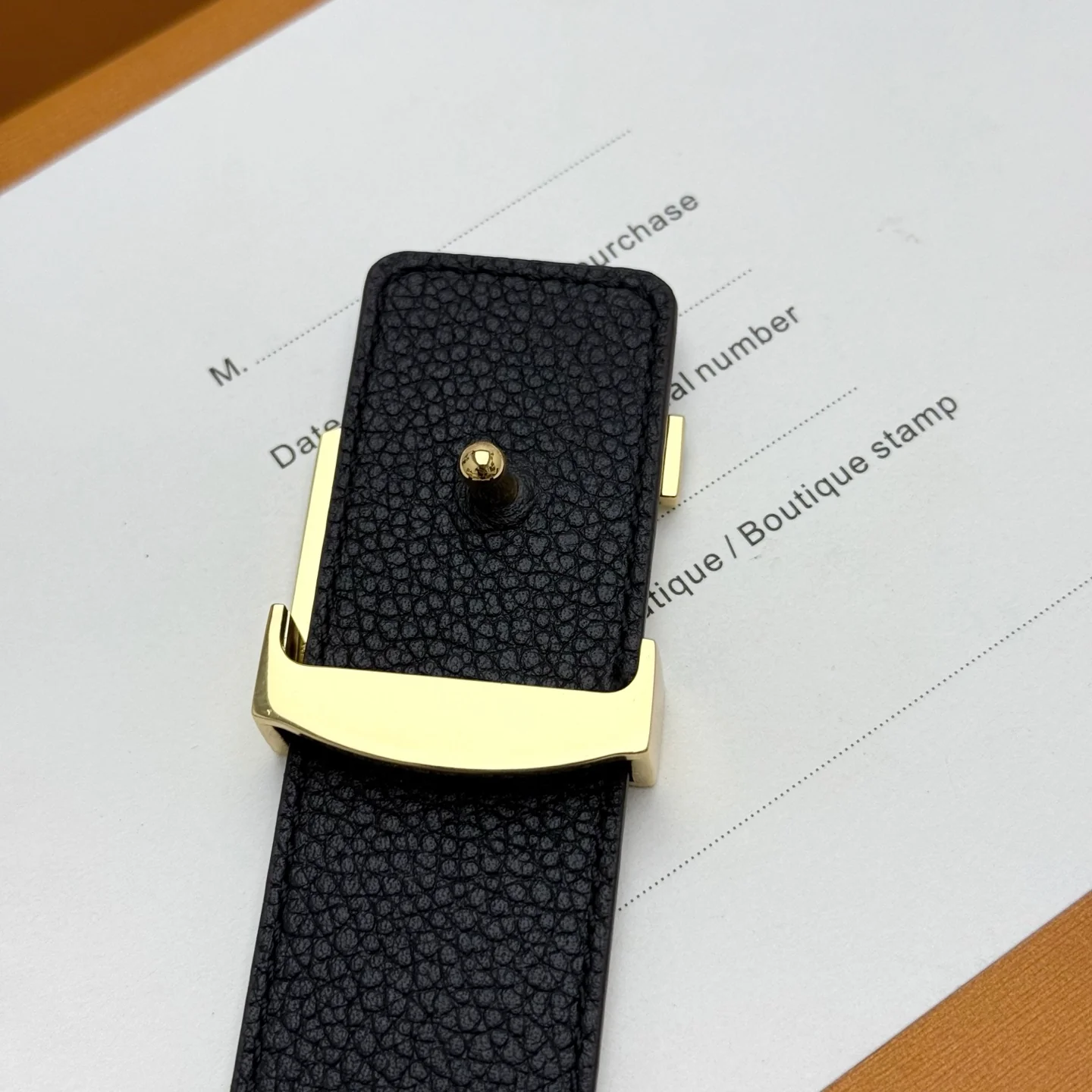 Two-tone leather belt